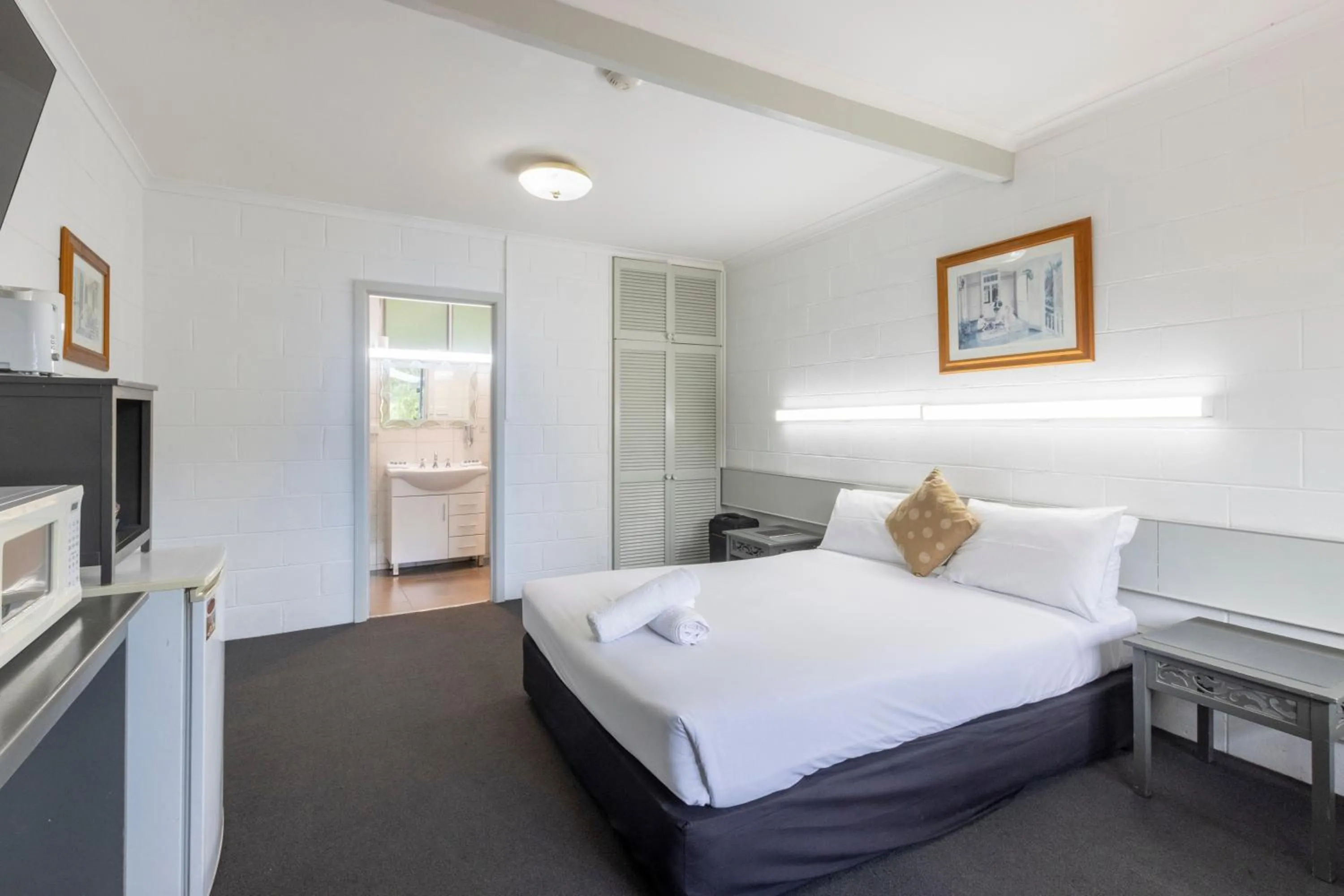 Bed in The Grampians Motel