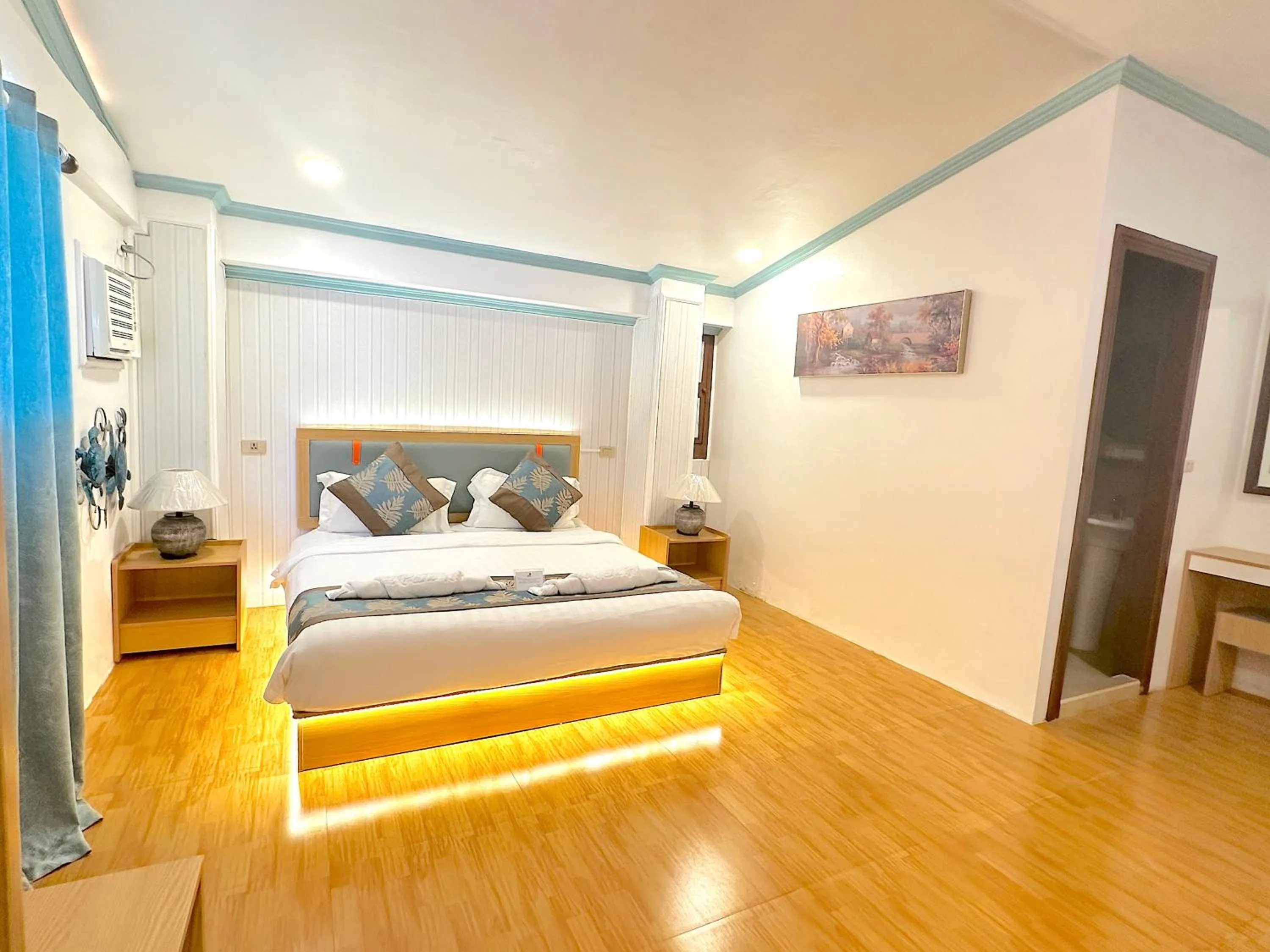 Bed in Royal Park Resort Boracay