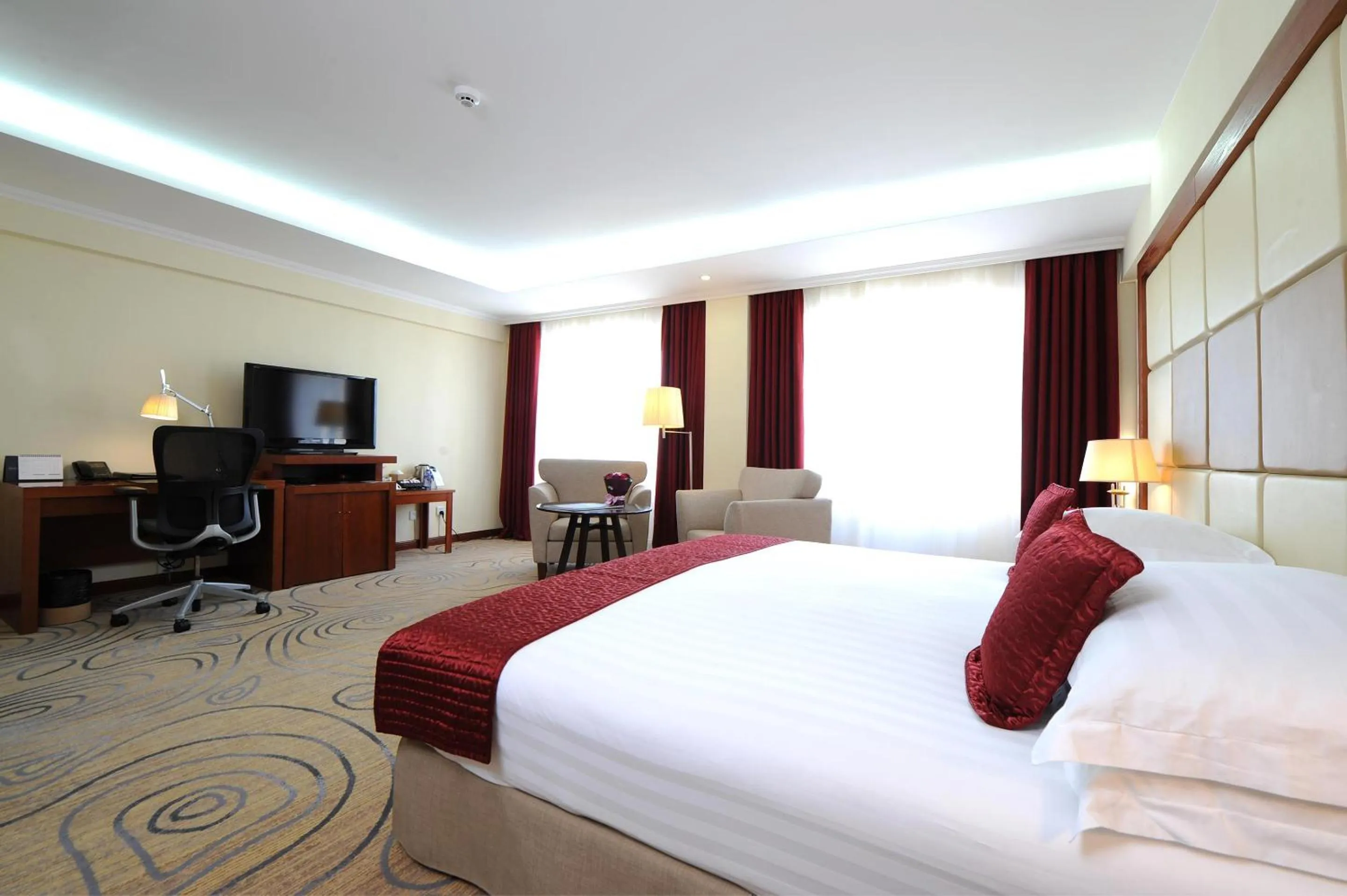 Bedroom, Bed in Kempinski Hotel Khan Palace