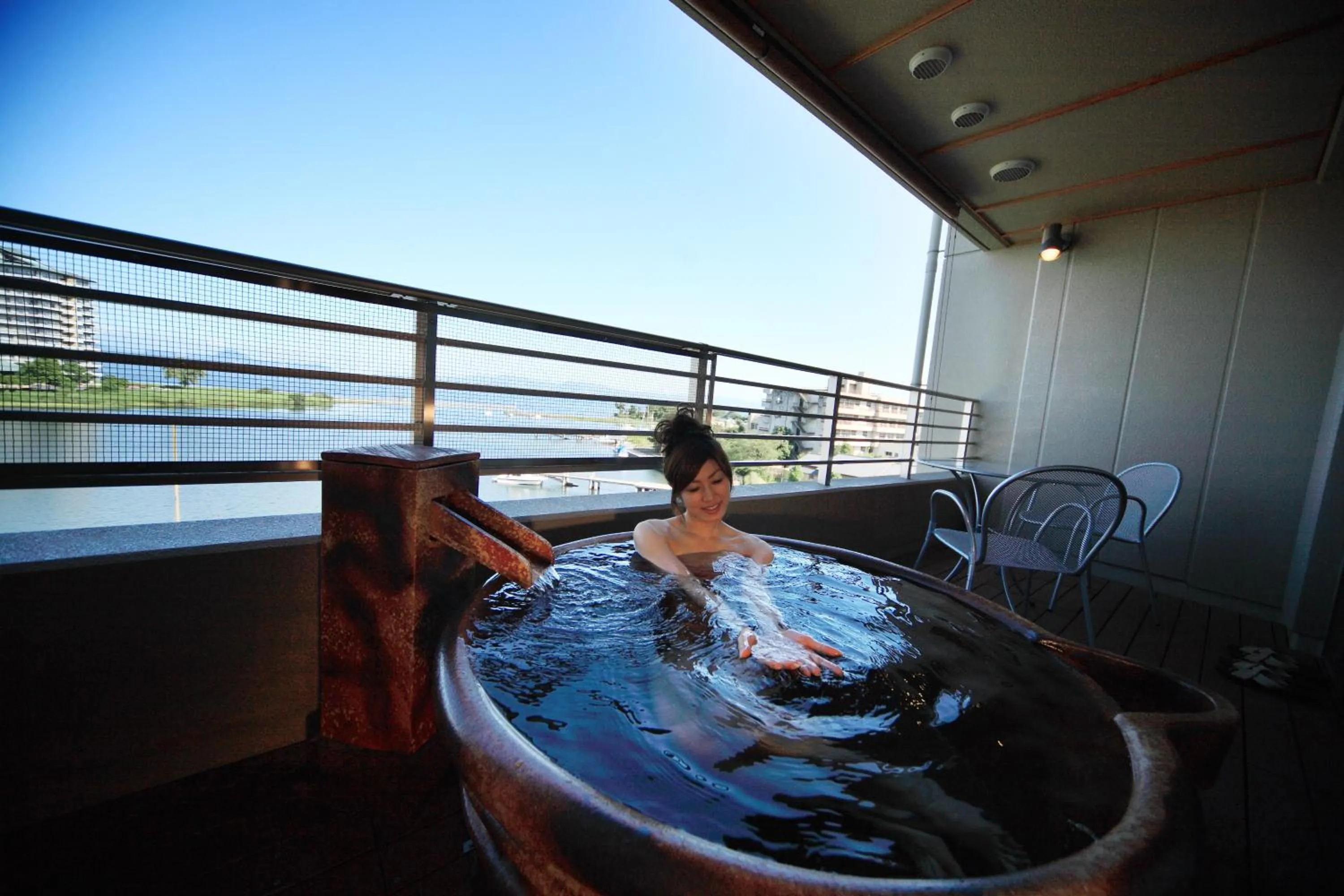 Hot Spring Bath in Biwako Ryokusuitei