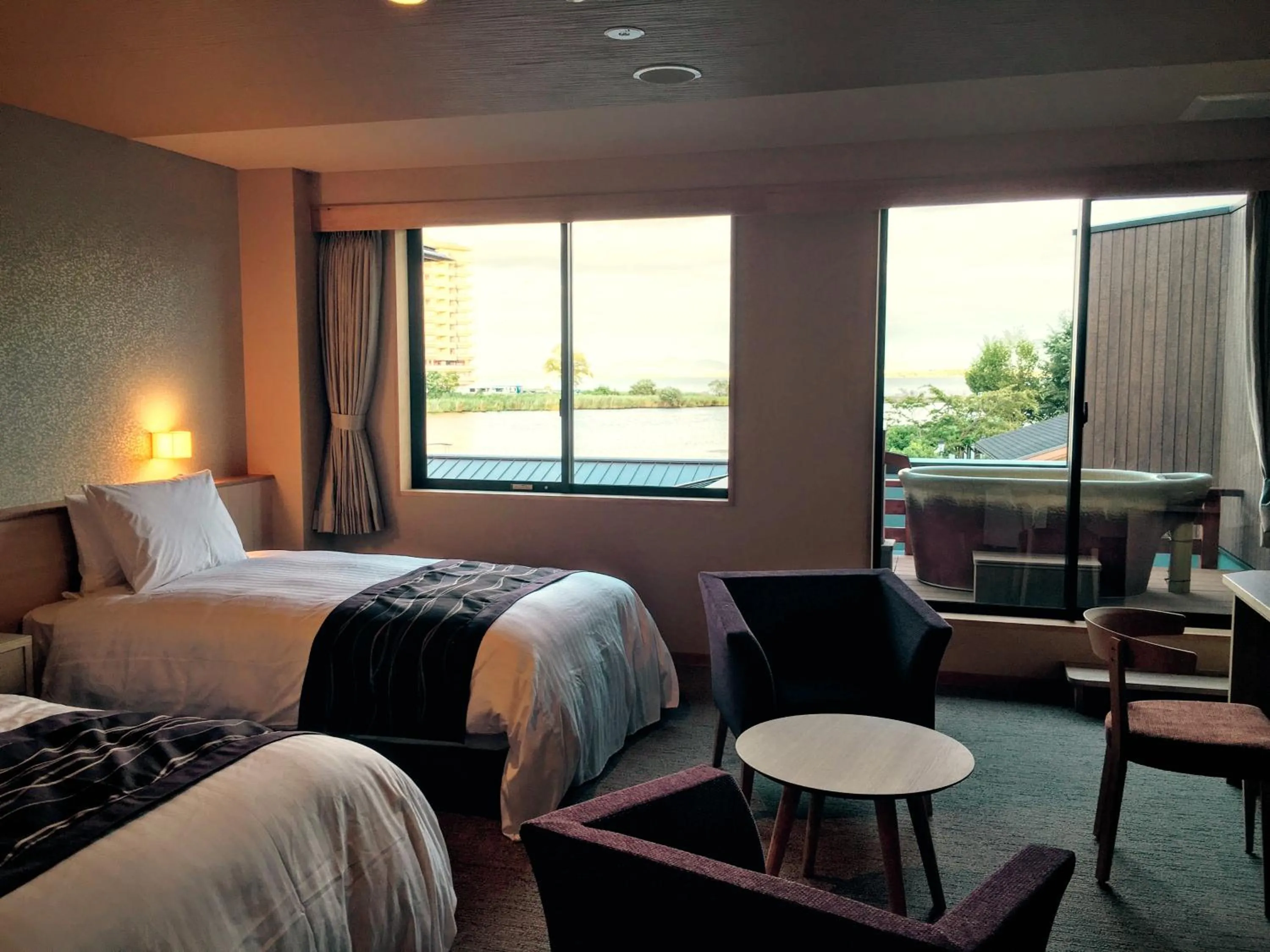 Photo of the whole room, Bed in Biwako Ryokusuitei