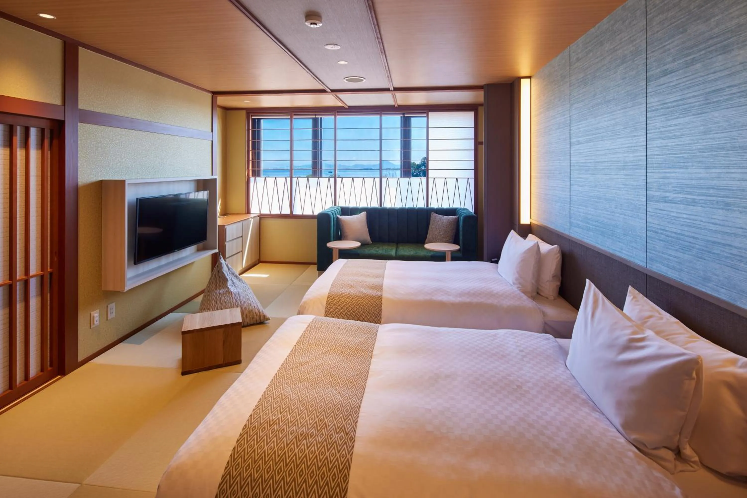 TV and multimedia, Bed in Biwako Ryokusuitei