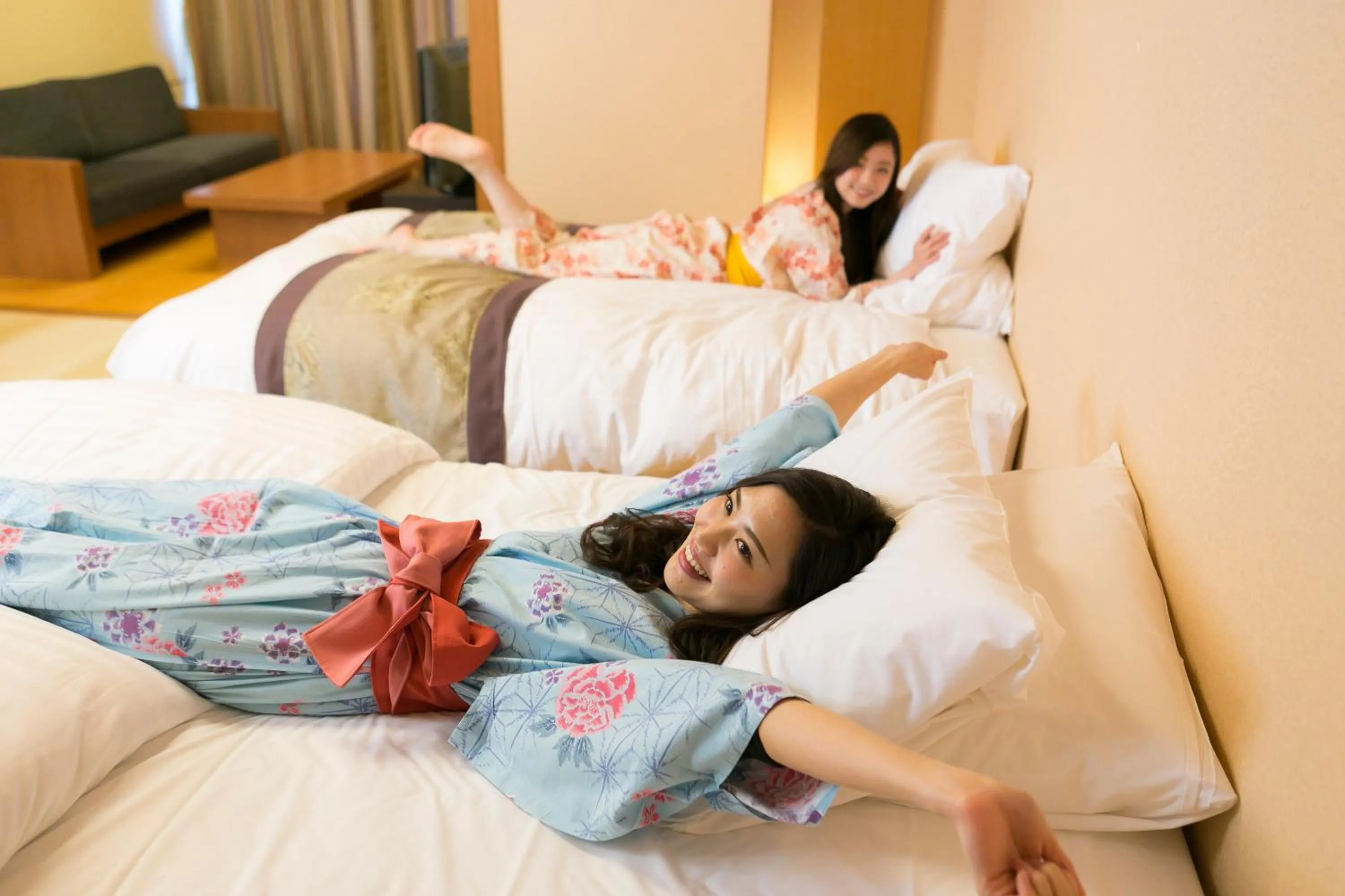Decorative detail, Bed in Biwako Ryokusuitei
