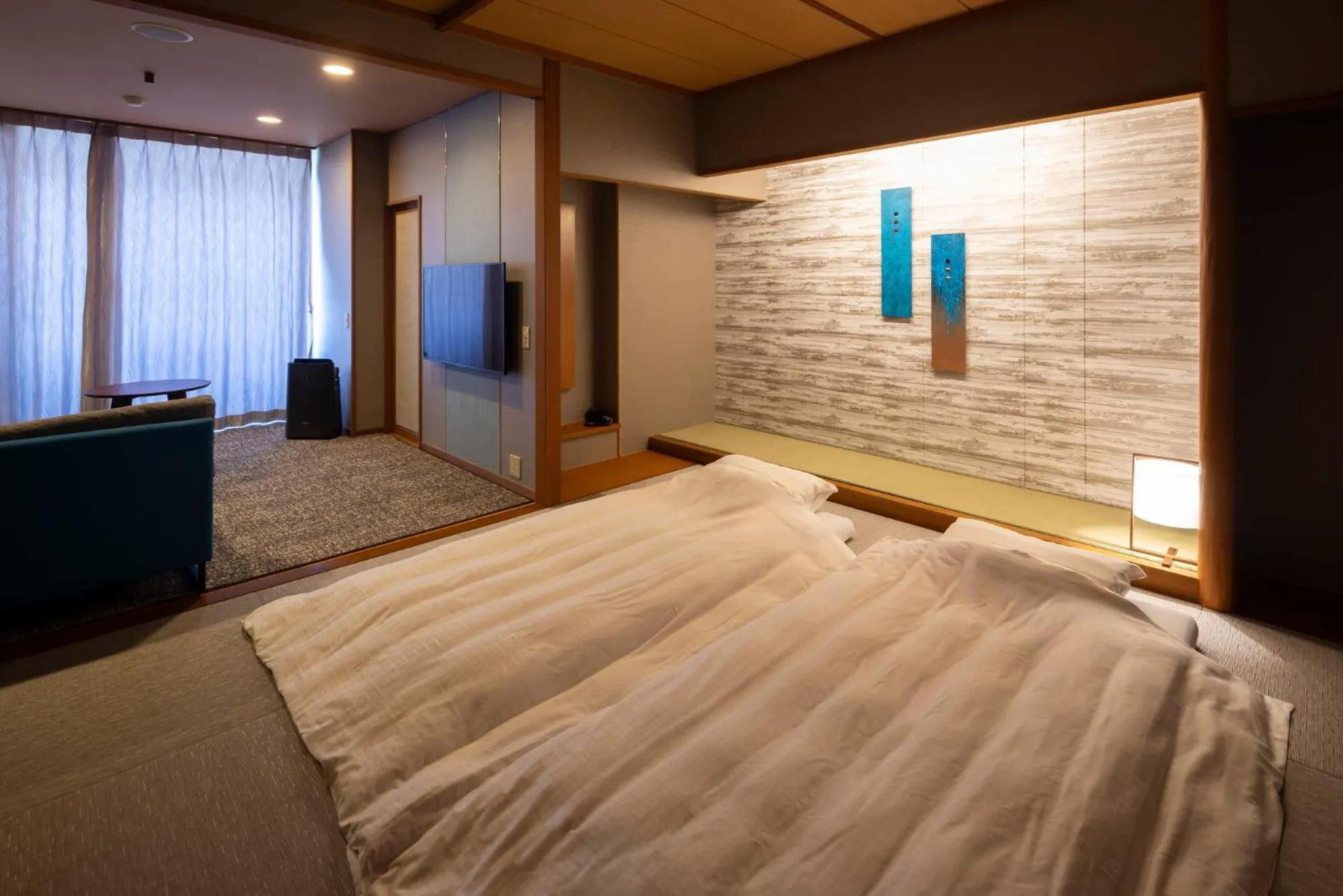 Bed in Biwako Ryokusuitei