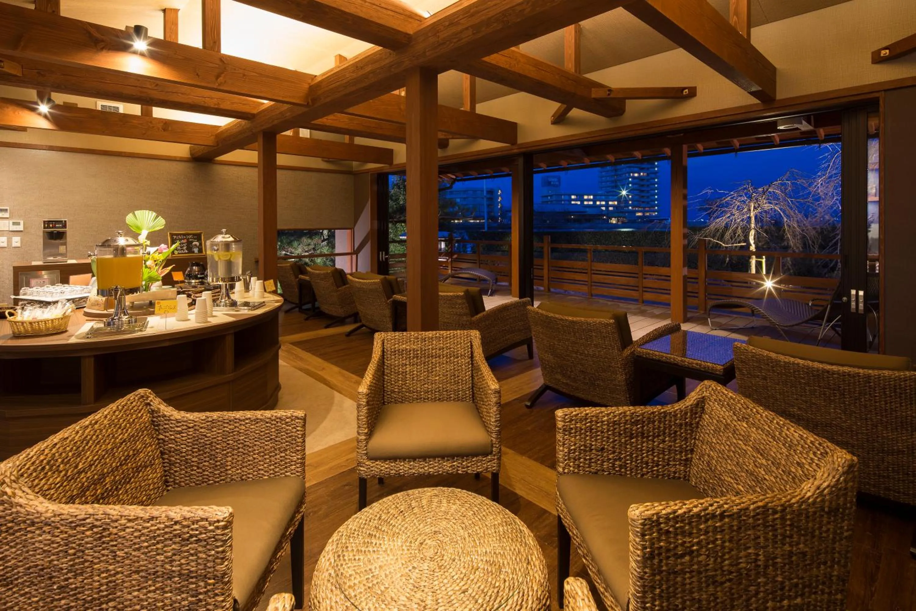 Communal lounge/ TV room in Biwako Ryokusuitei