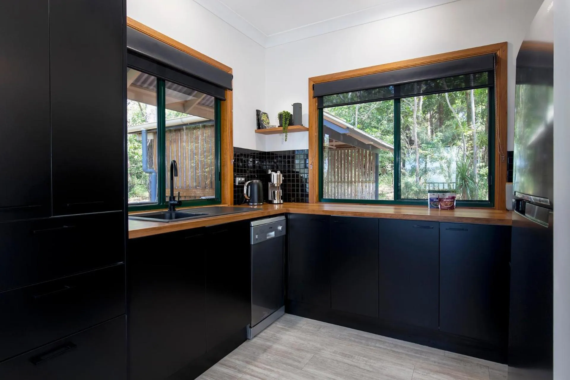 Kitchen or kitchenette in Eumarella Shores Noosa Lake Retreat