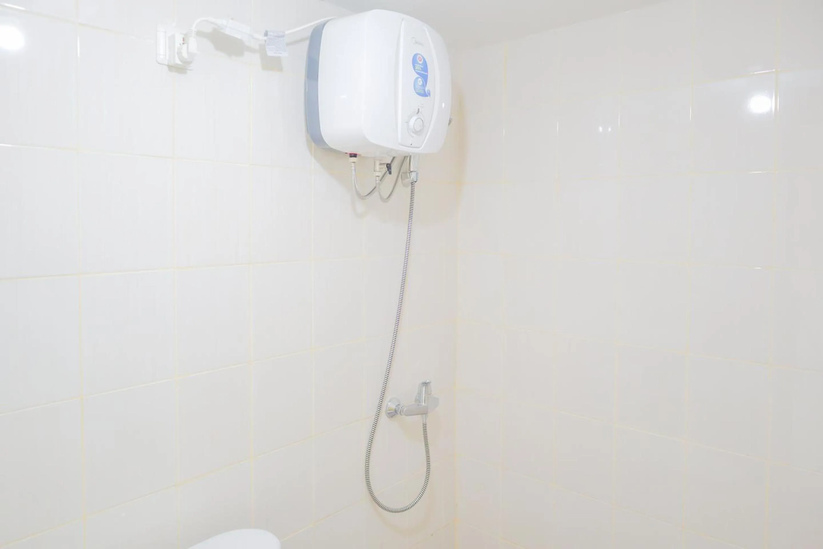 Bathroom in Flagship 210 Amethyst Kemayoran