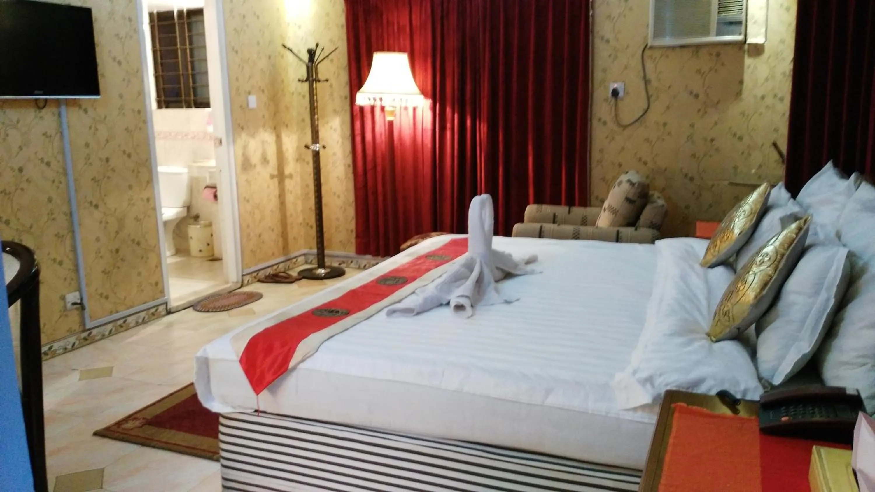 Photo of the whole room, Bed in Babylon Hotel & Serviced Apartment