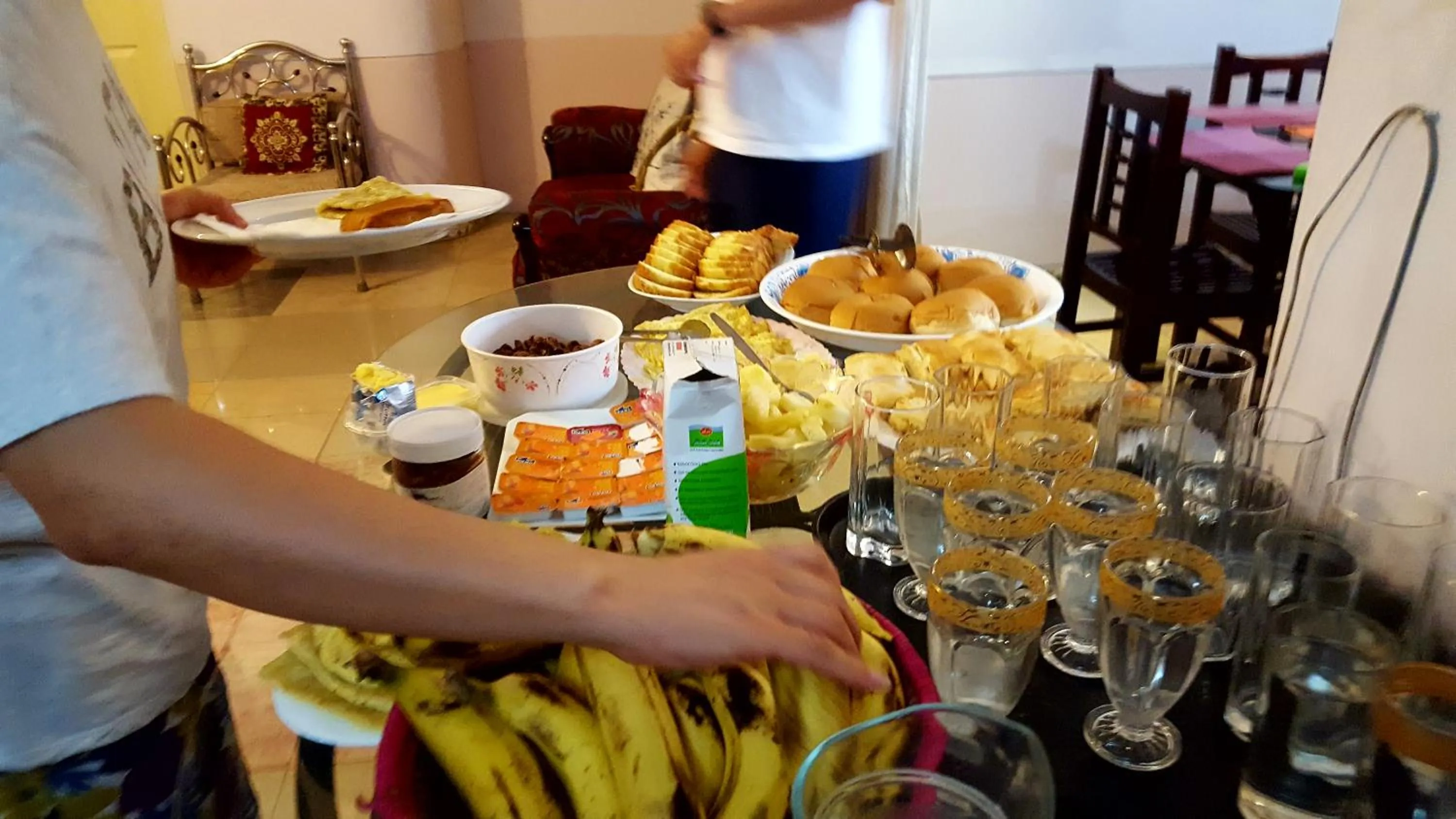 Restaurant/places to eat in Babylon Hotel & Serviced Apartment