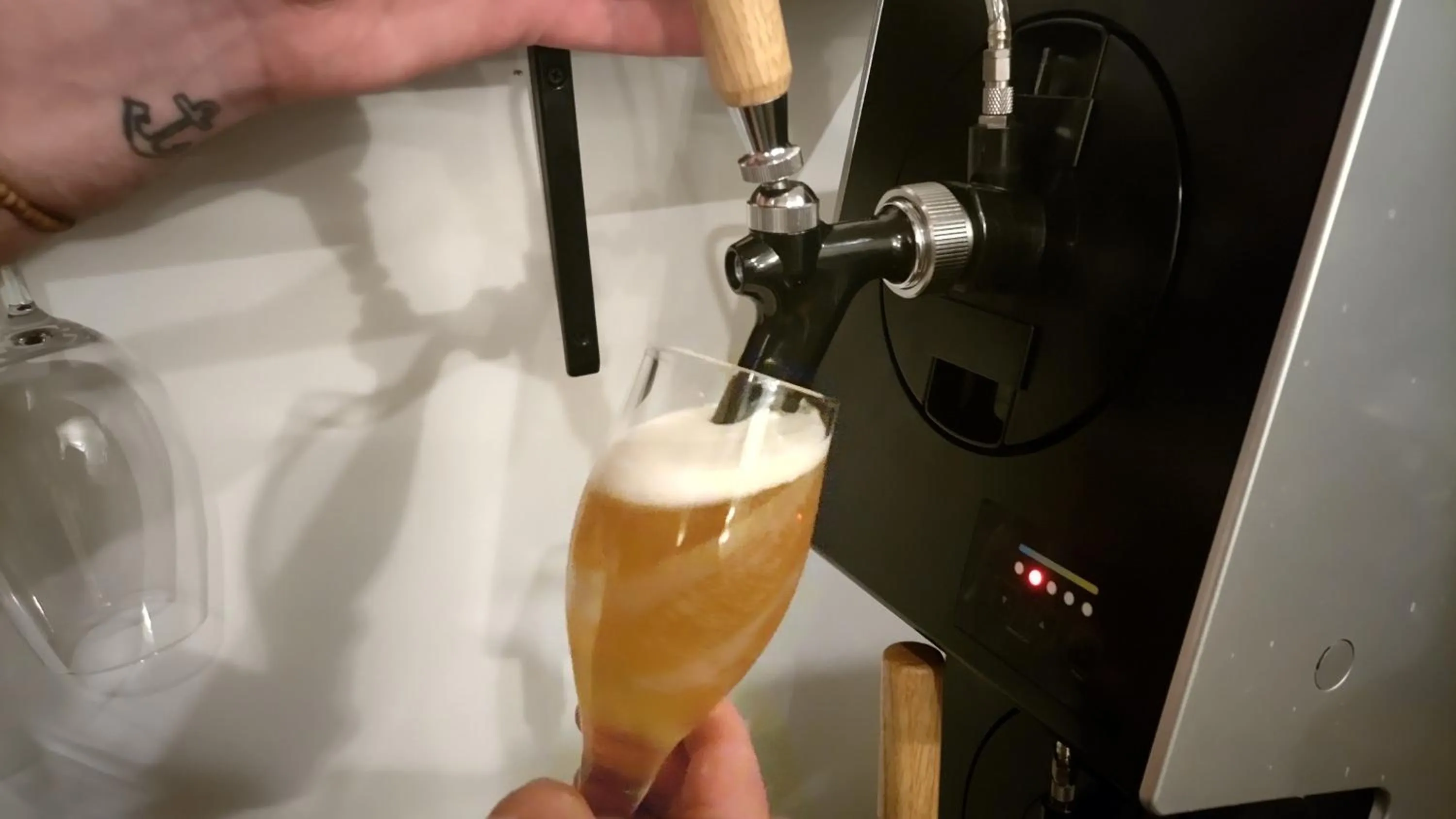 Drinks in White Tree Log House Madarao Tangram