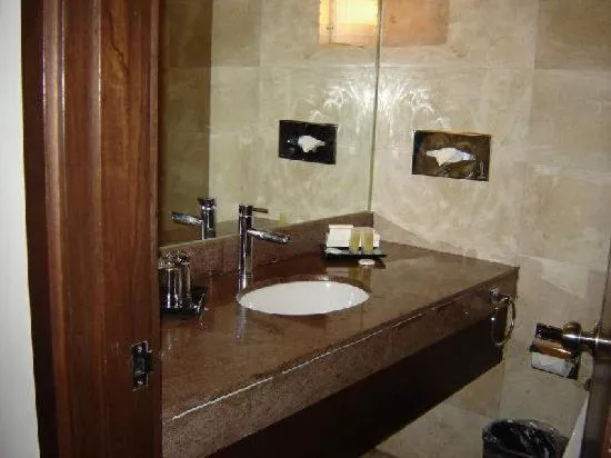 Bathroom in Marino Hotel - Best near Airport