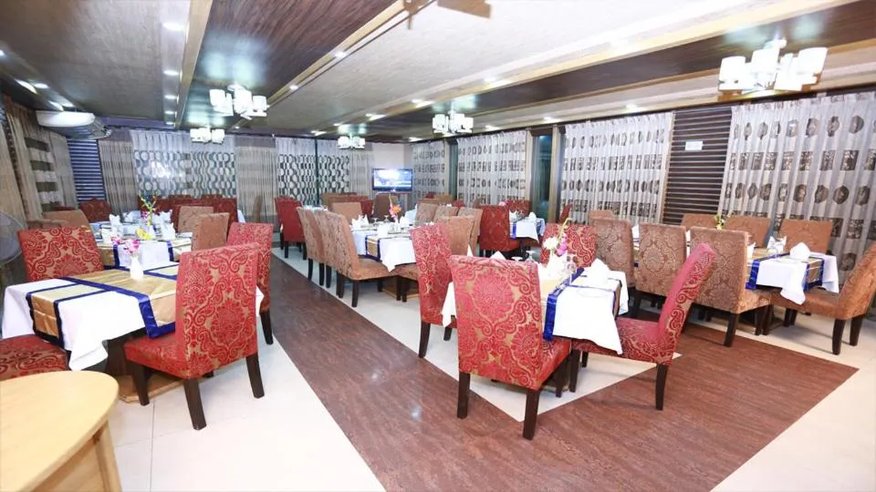 Restaurant/places to eat in Marino Hotel - Best near Airport