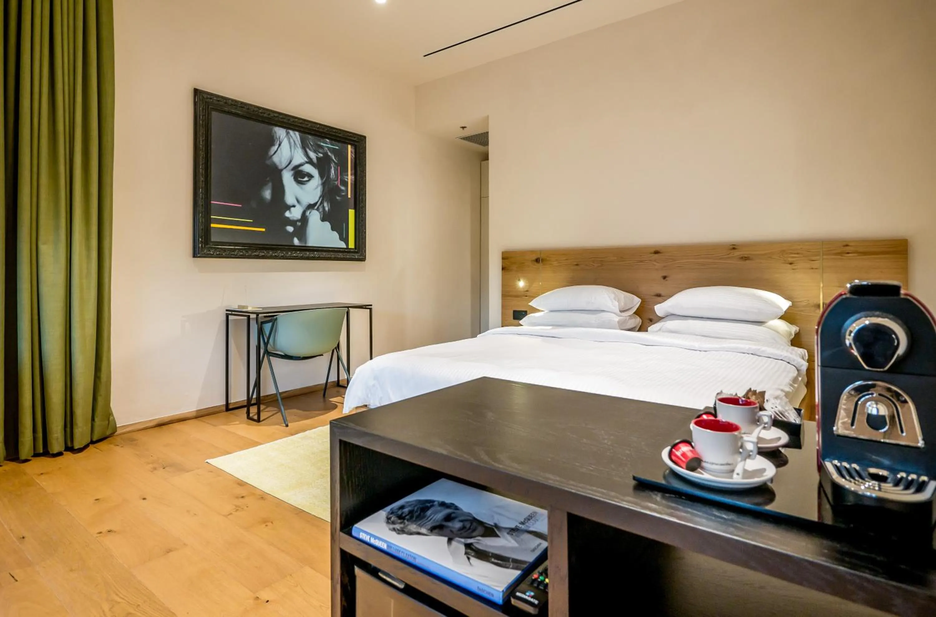 Bedroom, Bed in Schumacher Hotel Haifa