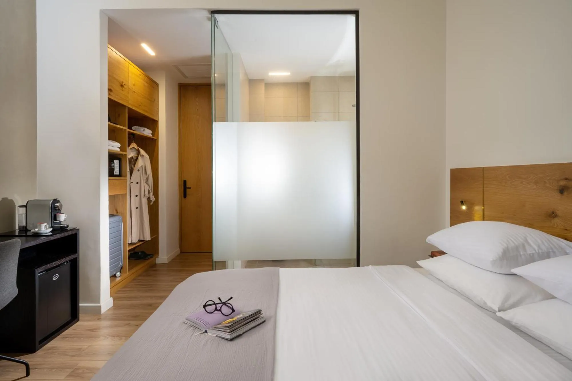 Bedroom, Bed in Schumacher Hotel Haifa