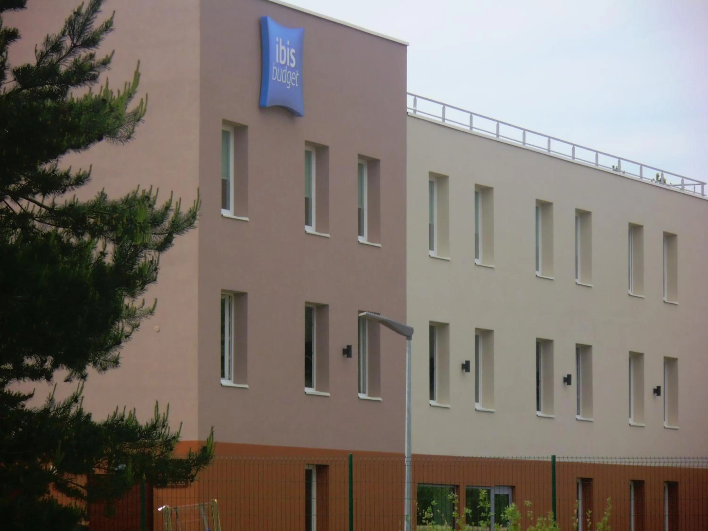 Facade/entrance in ibis budget Romorantin