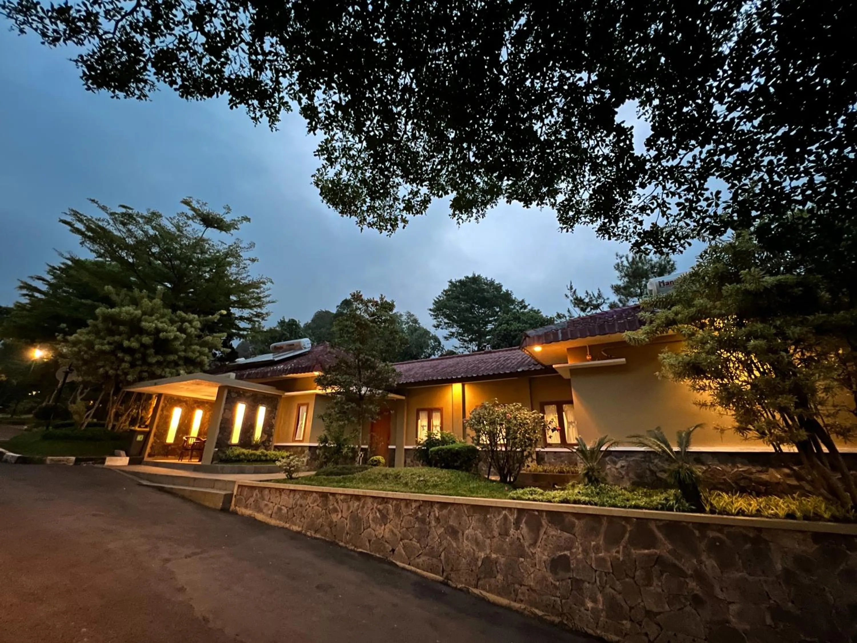 Parking in Gracia Spa Resort Hotel