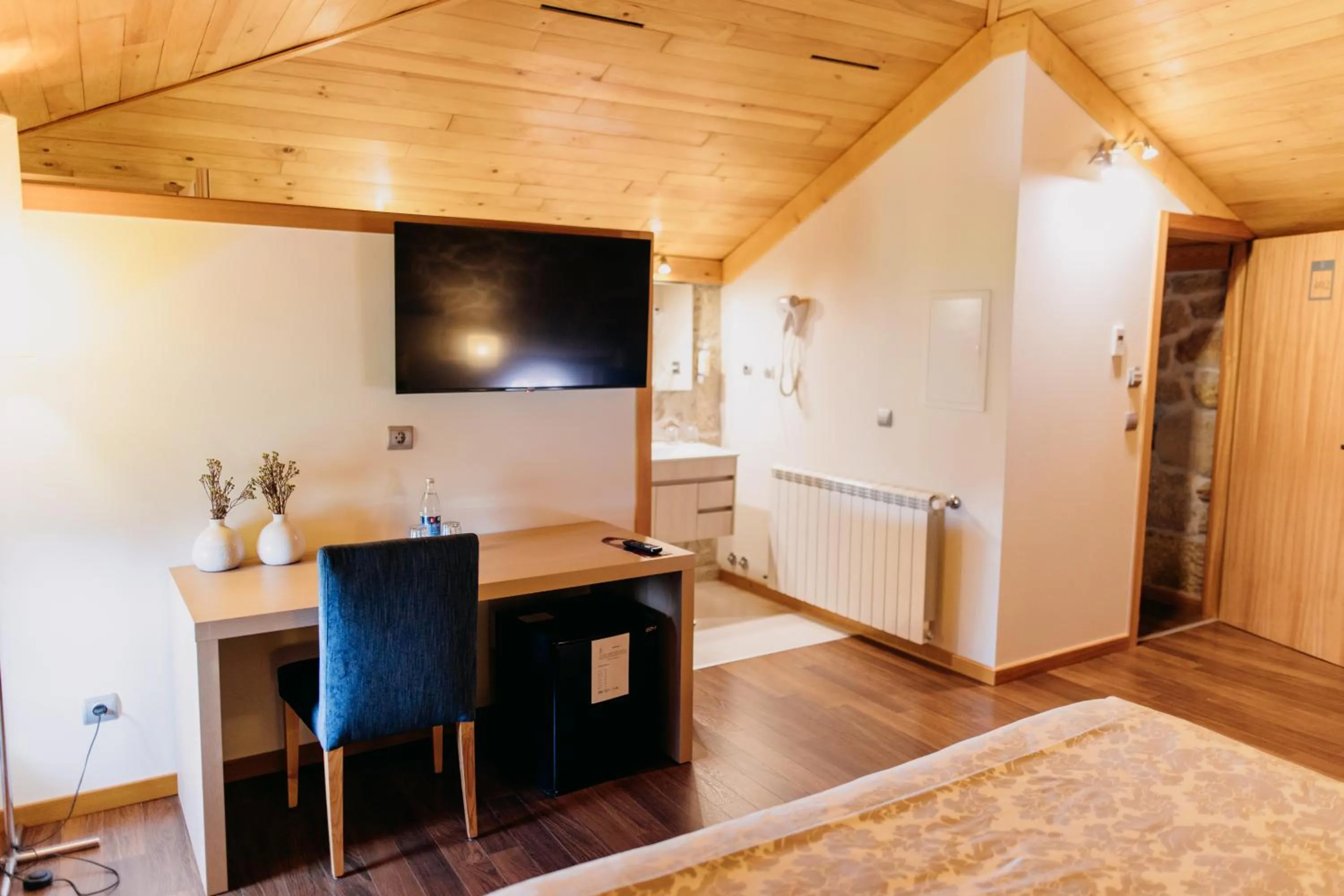 TV and multimedia, Bed in Casas Novas Countryside Hotel Spa & Events