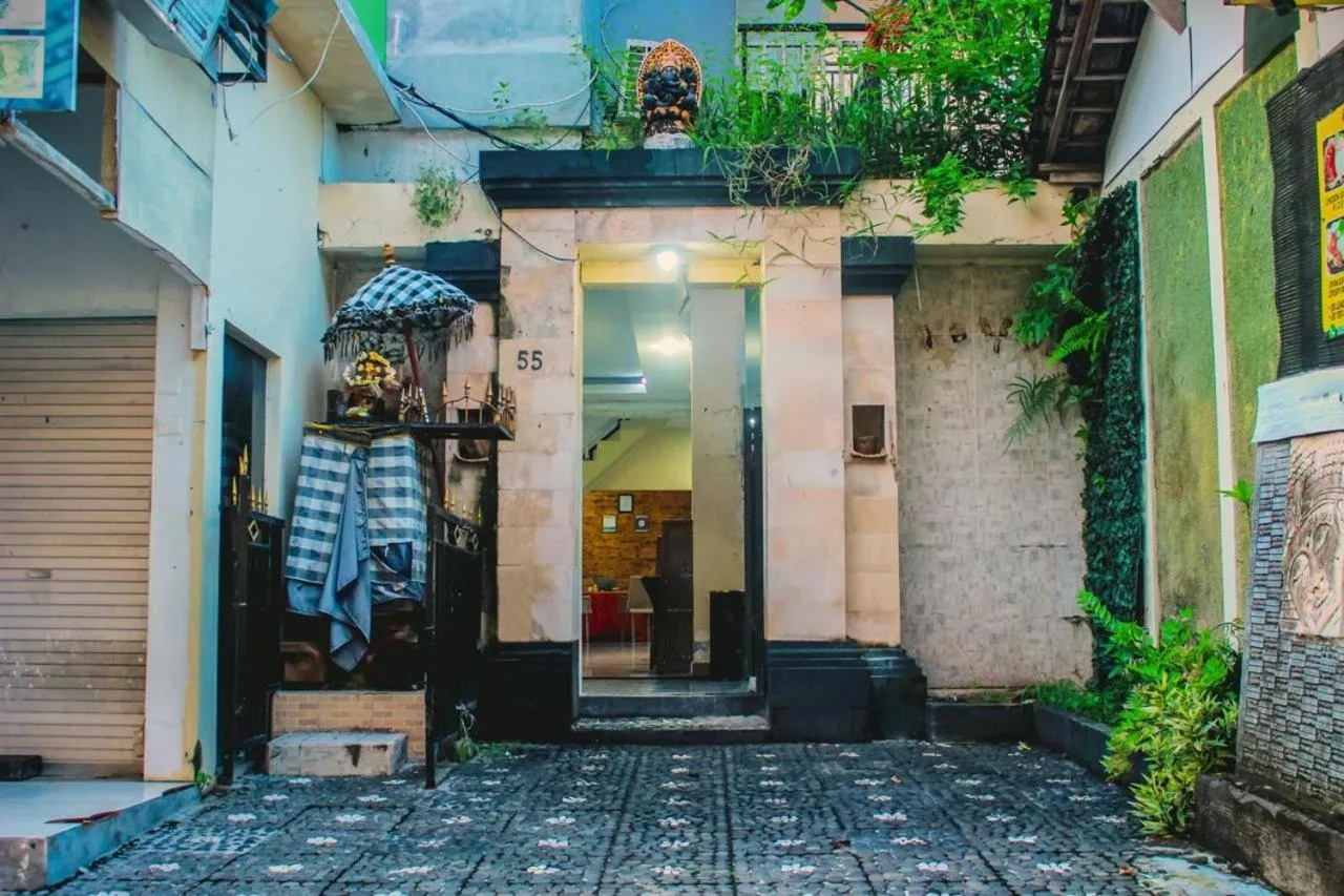 Property building in Dedy Beach Inn