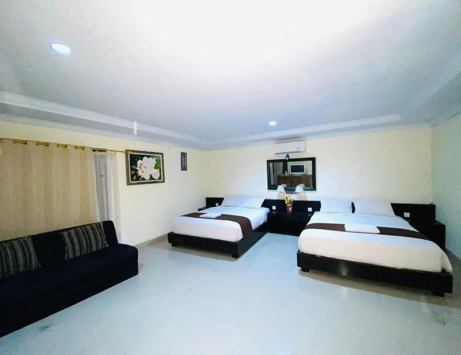 Photo of the whole room, Bed in Dedy Beach Inn