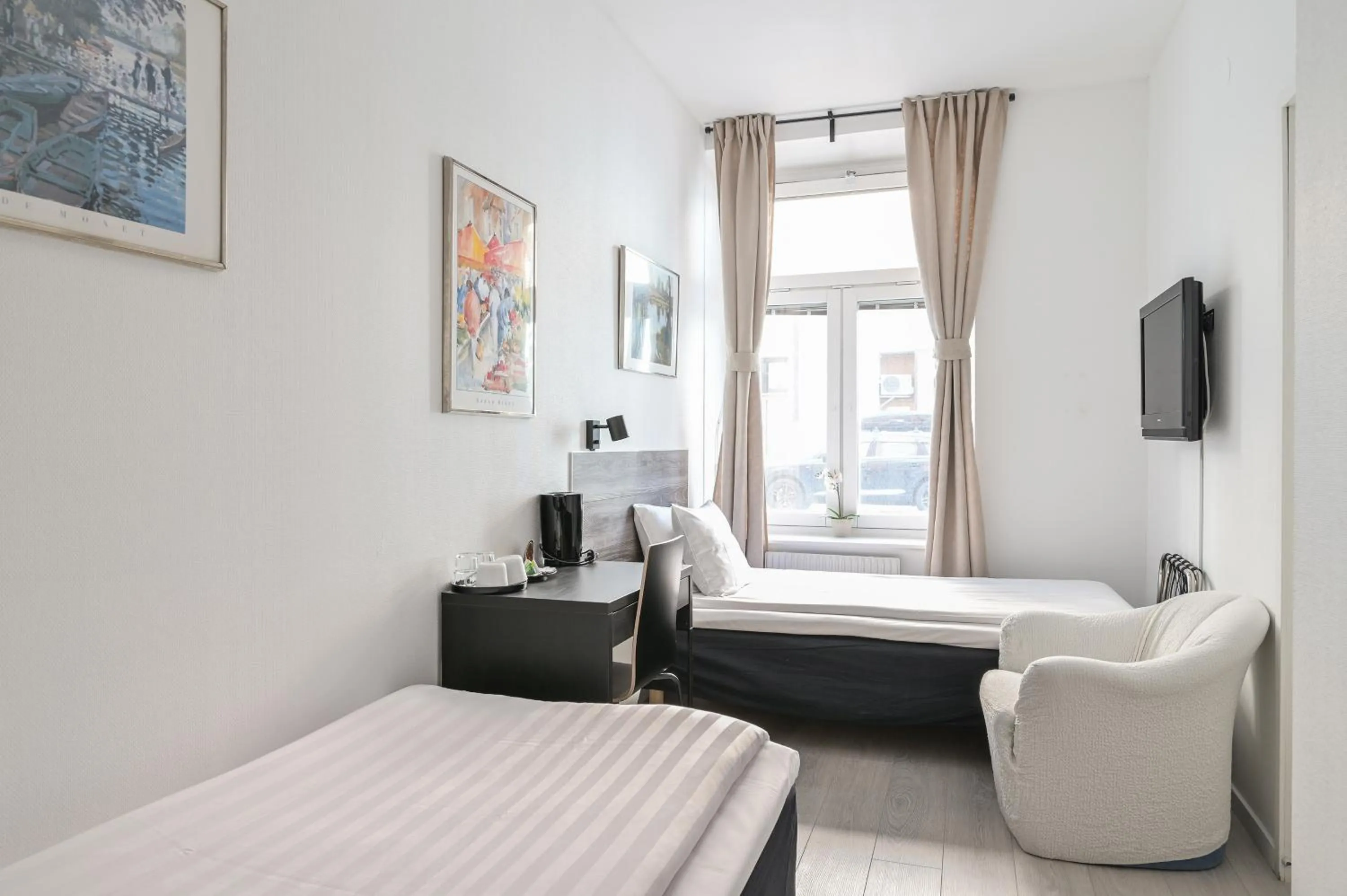 Photo of the whole room, Bed in Hotel Bema