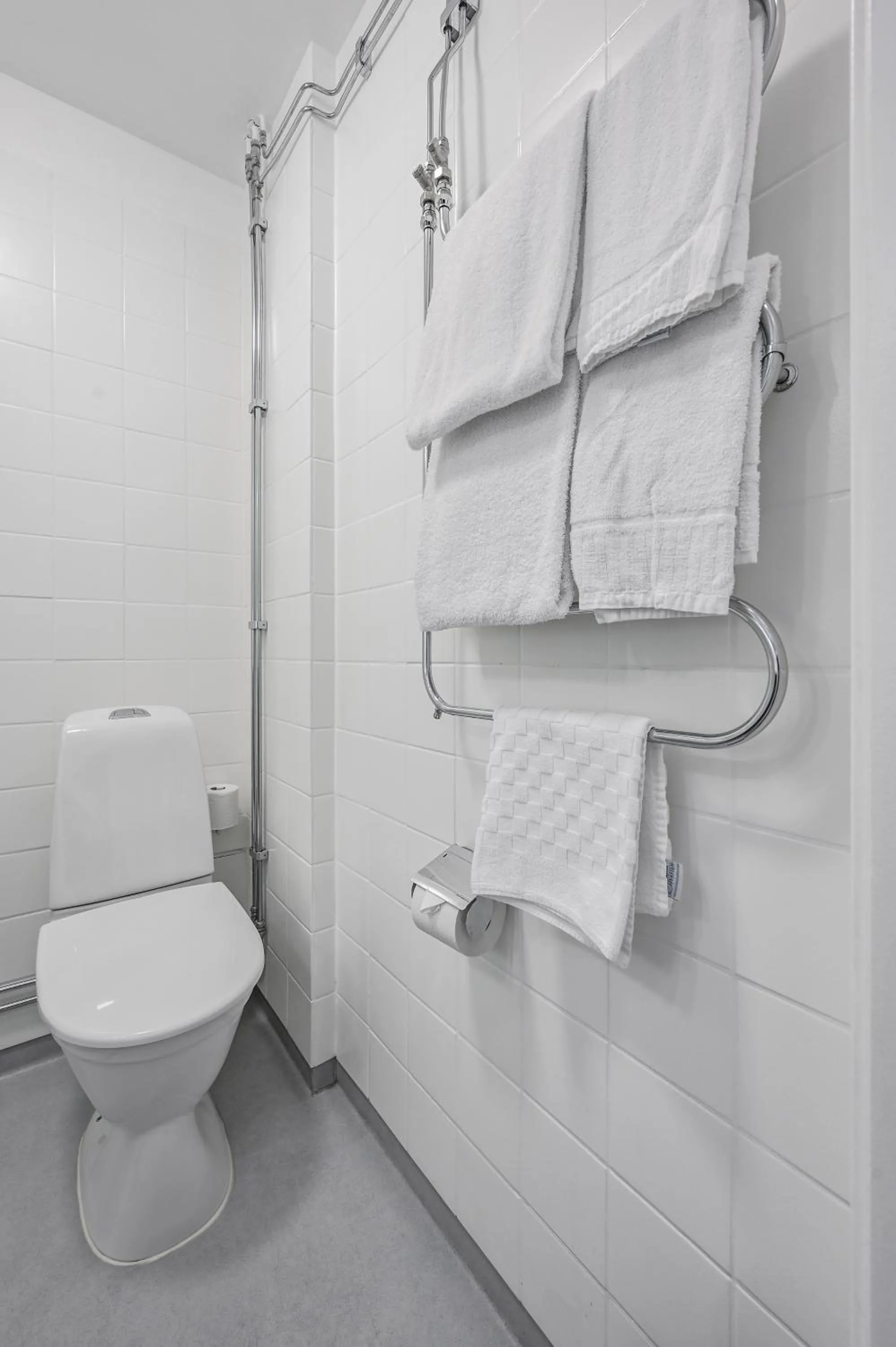 Toilet in Hotel Bema