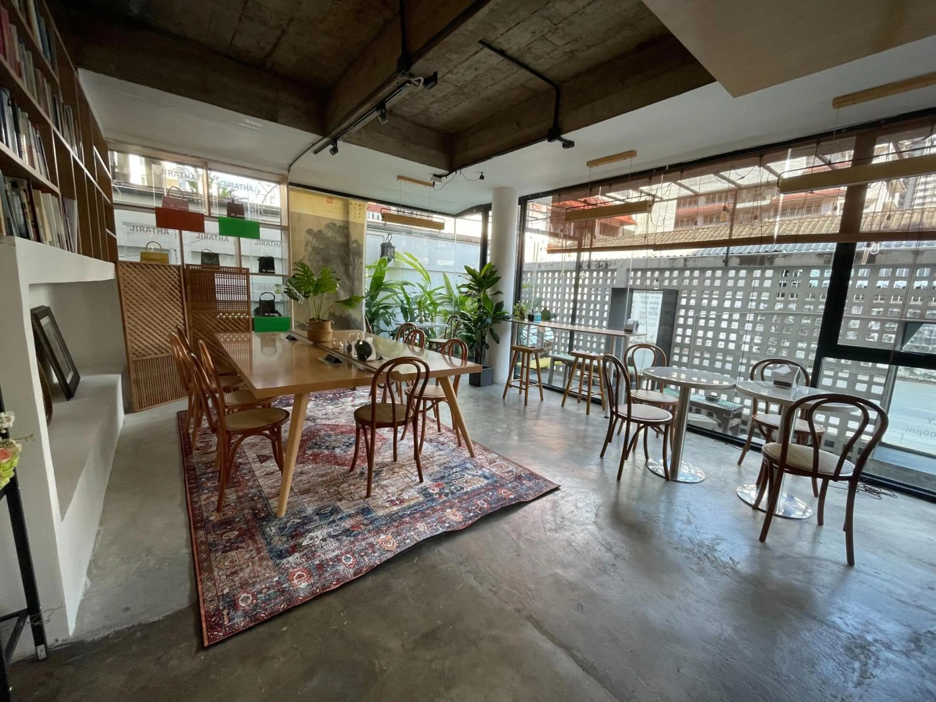 YOLO Bangkok Boutique Hotel