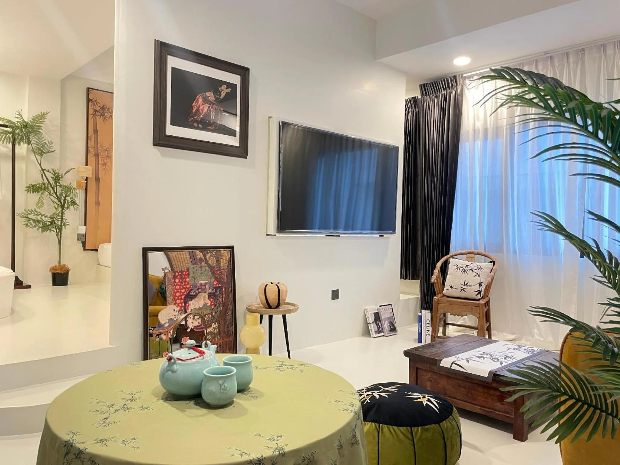 YOLO Bangkok Boutique Hotel