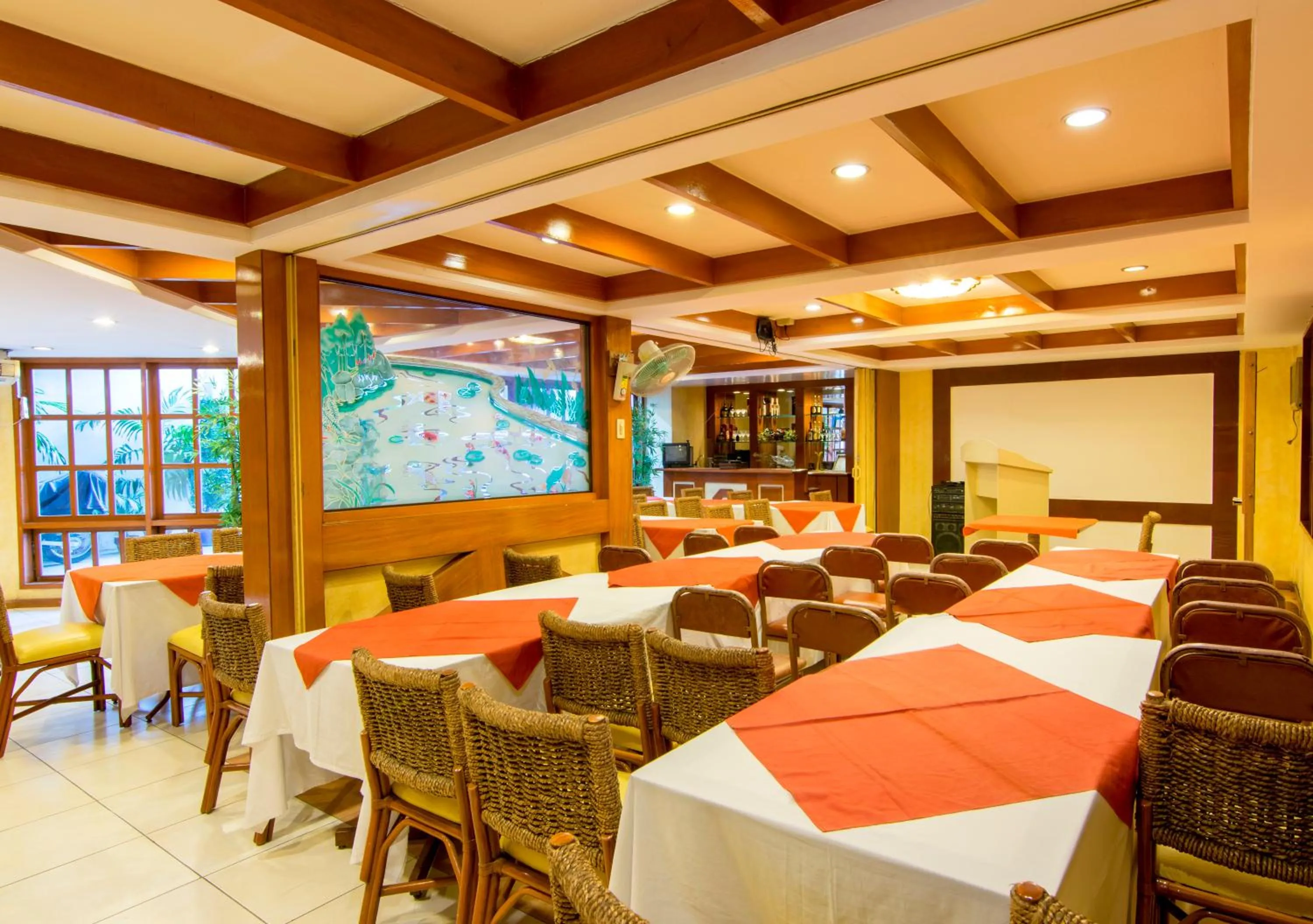 Restaurant/places to eat in The Manor Hotel