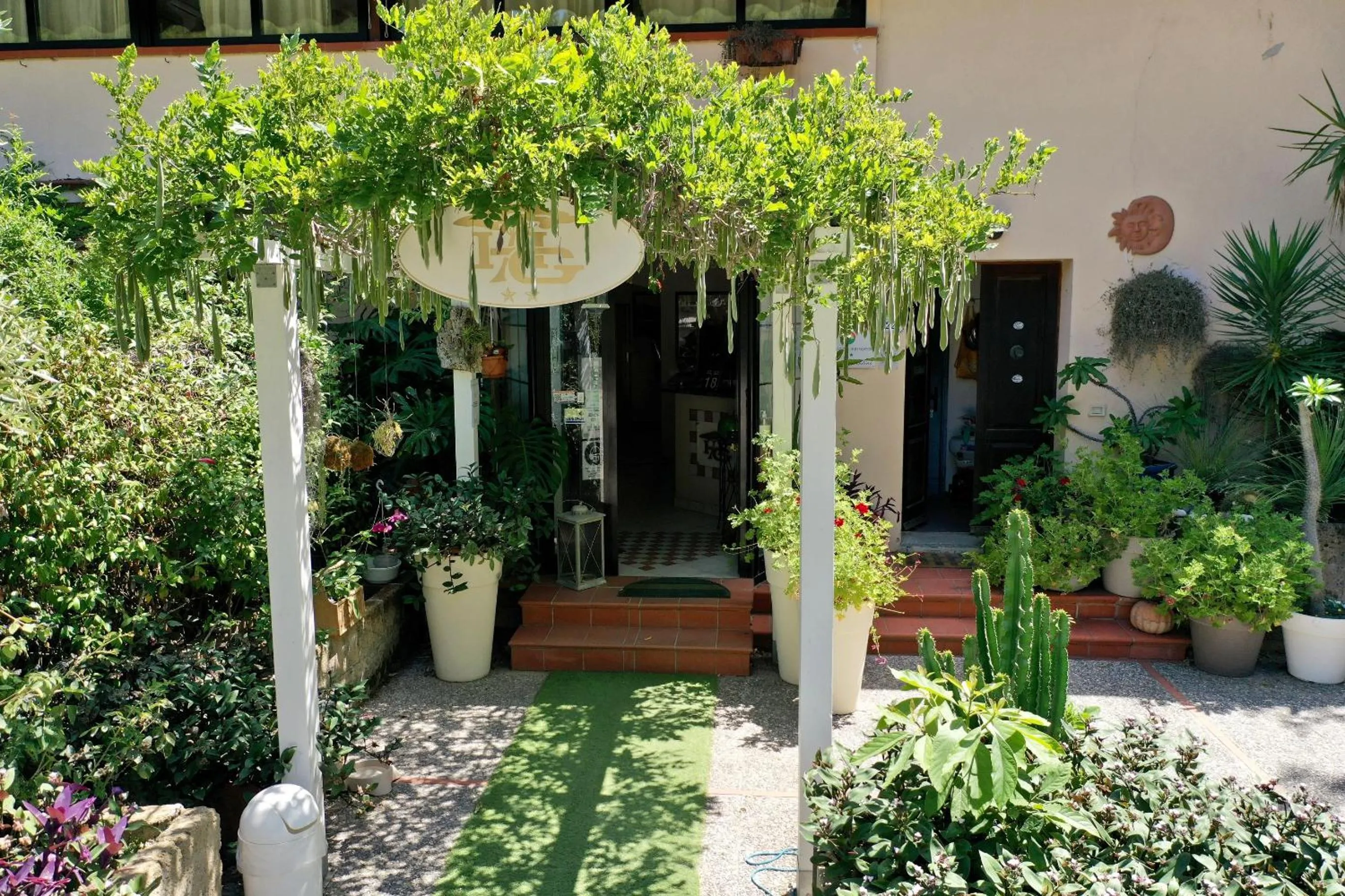 Facade/entrance in Hotel Giardino