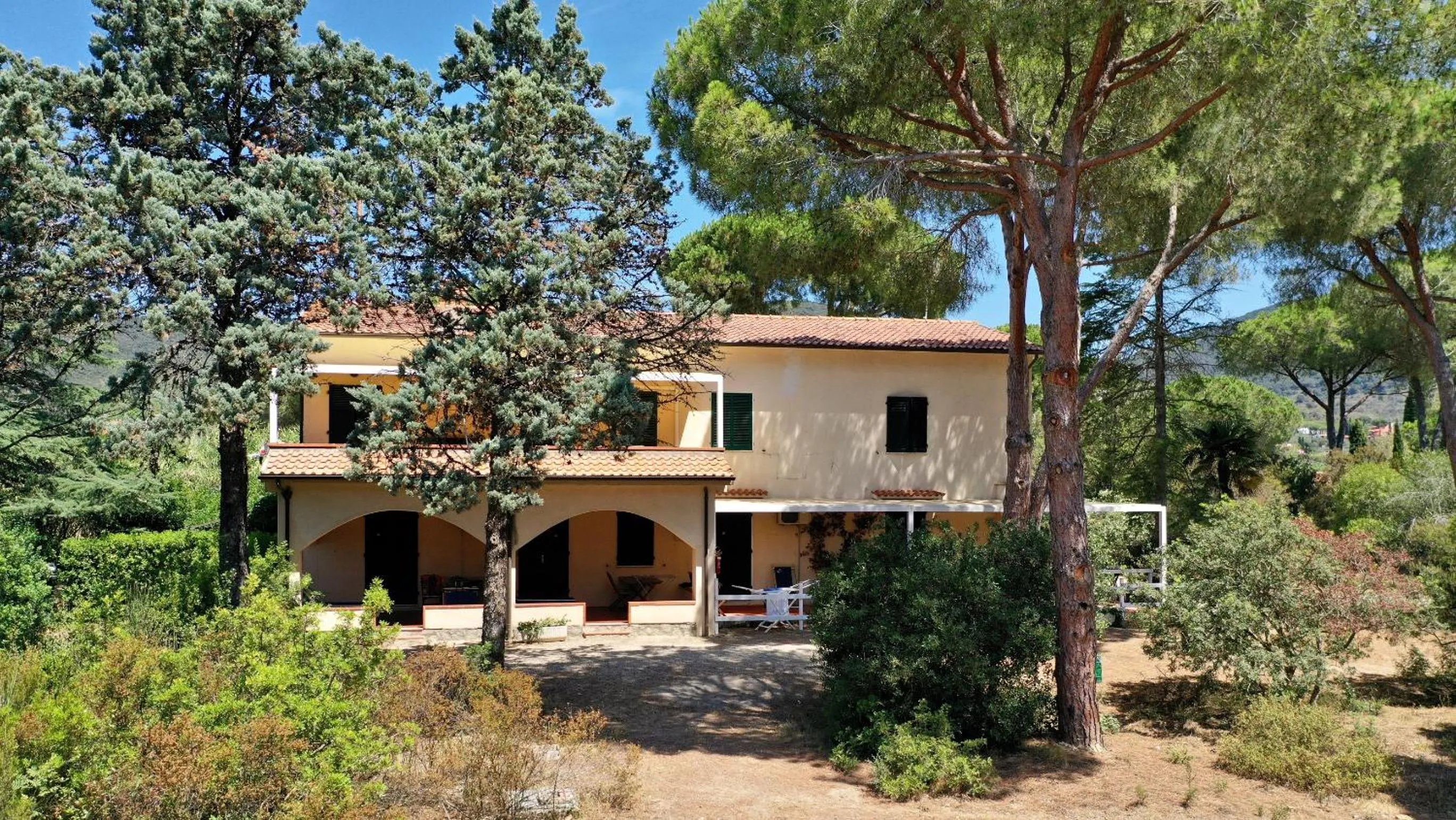 Property building in Hotel Giardino