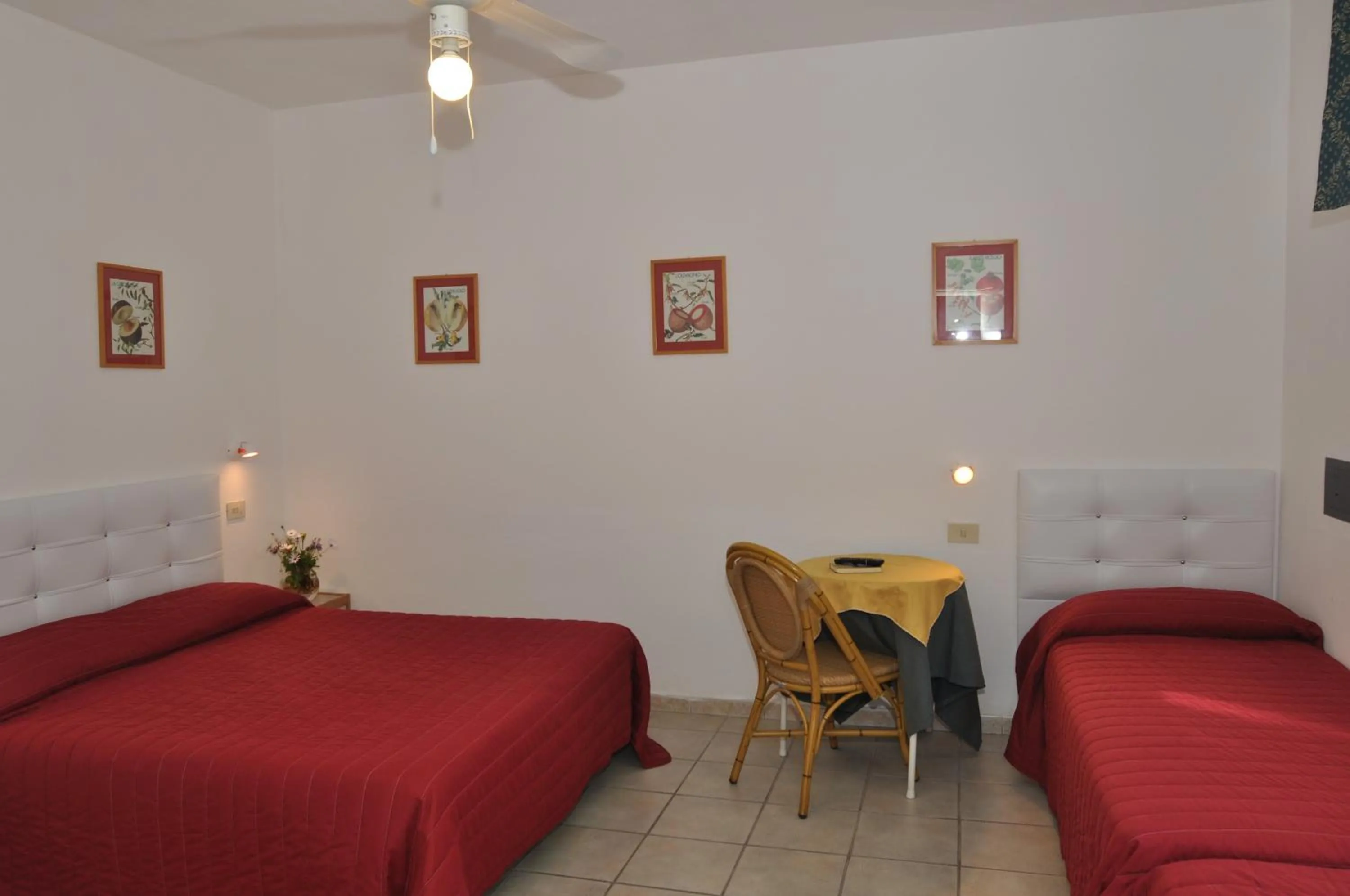 Bedroom, Bed in Hotel Giardino