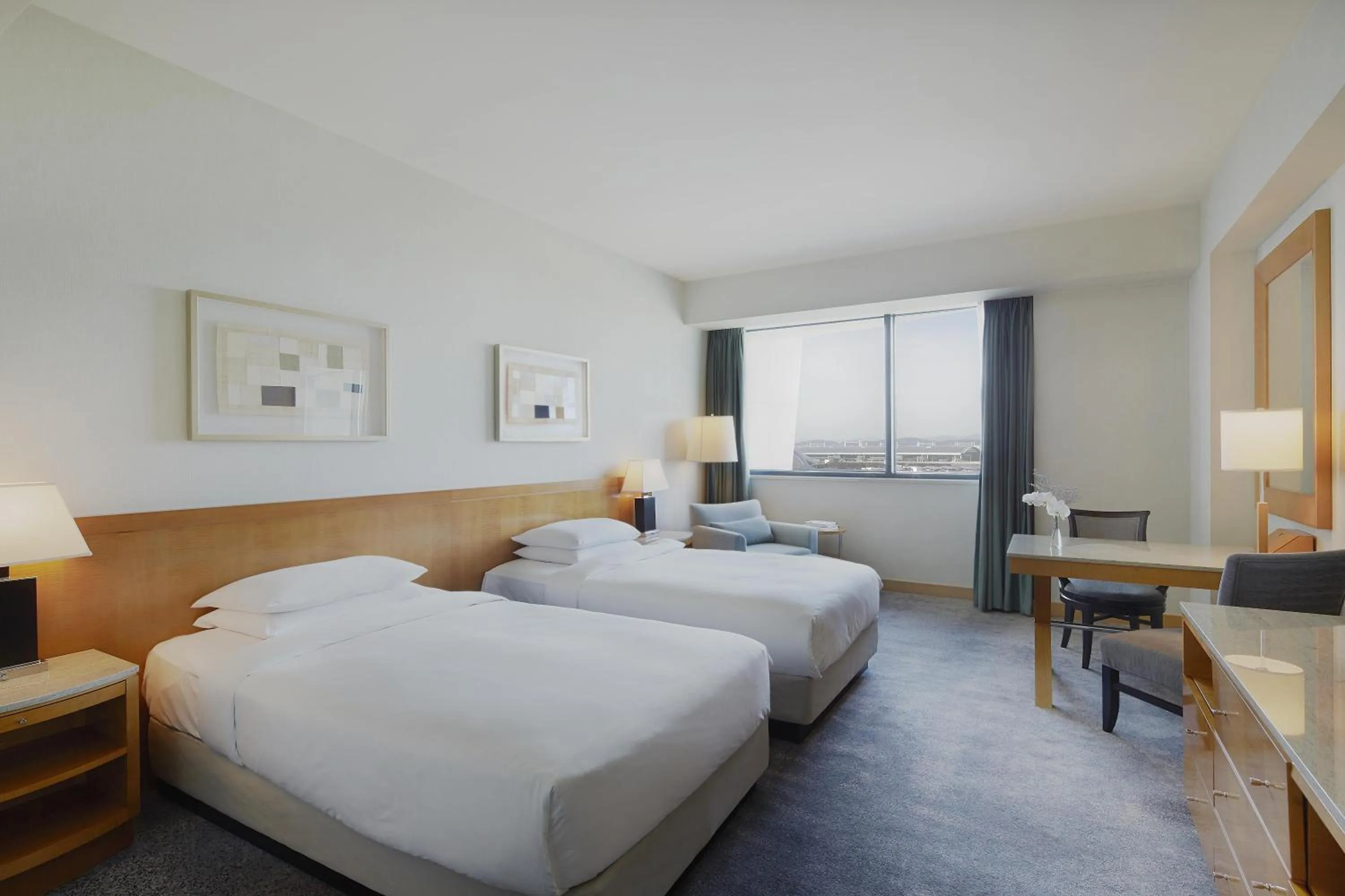 Bedroom, Bed in Grand Hyatt Incheon