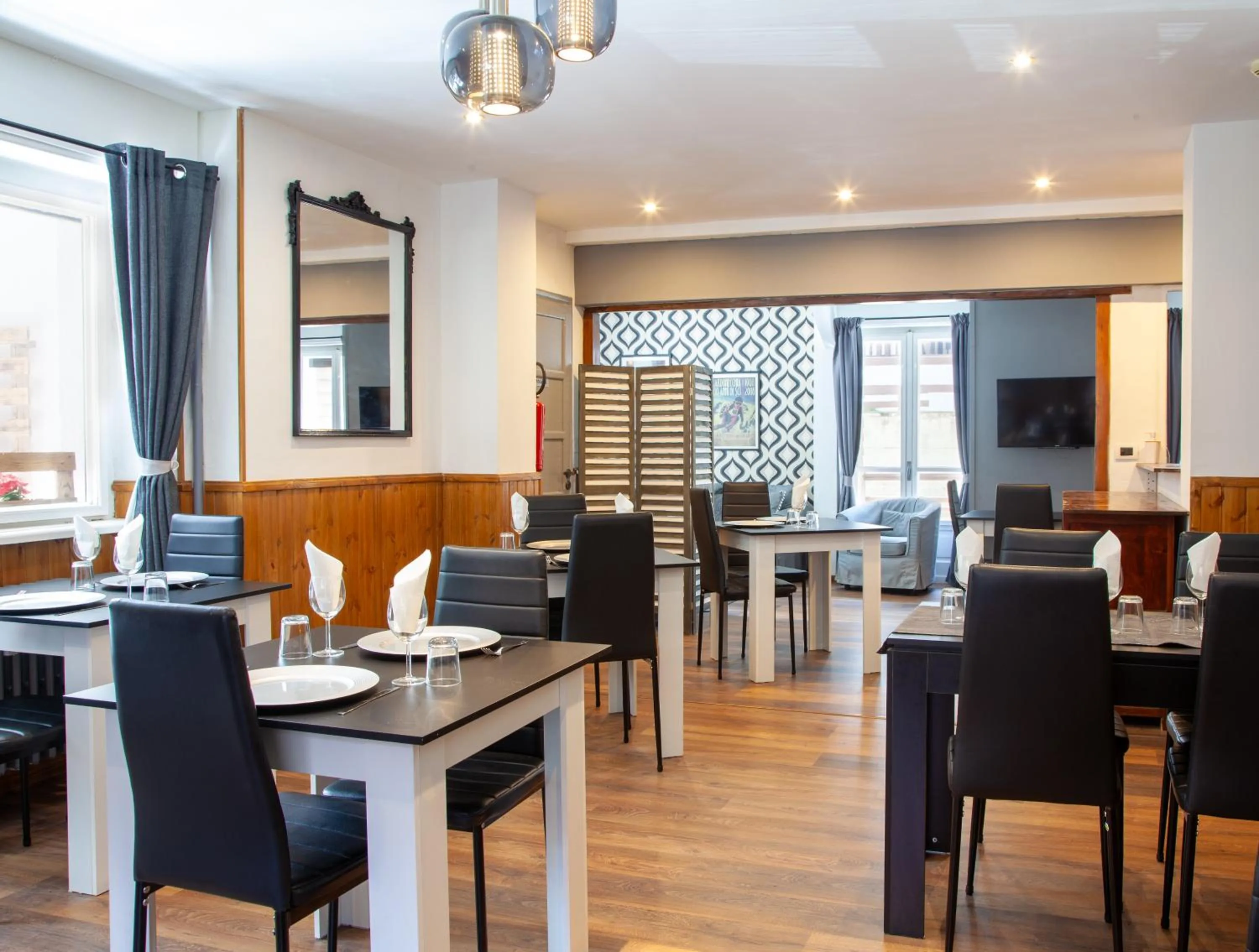 Restaurant/places to eat in Pensione Bianca