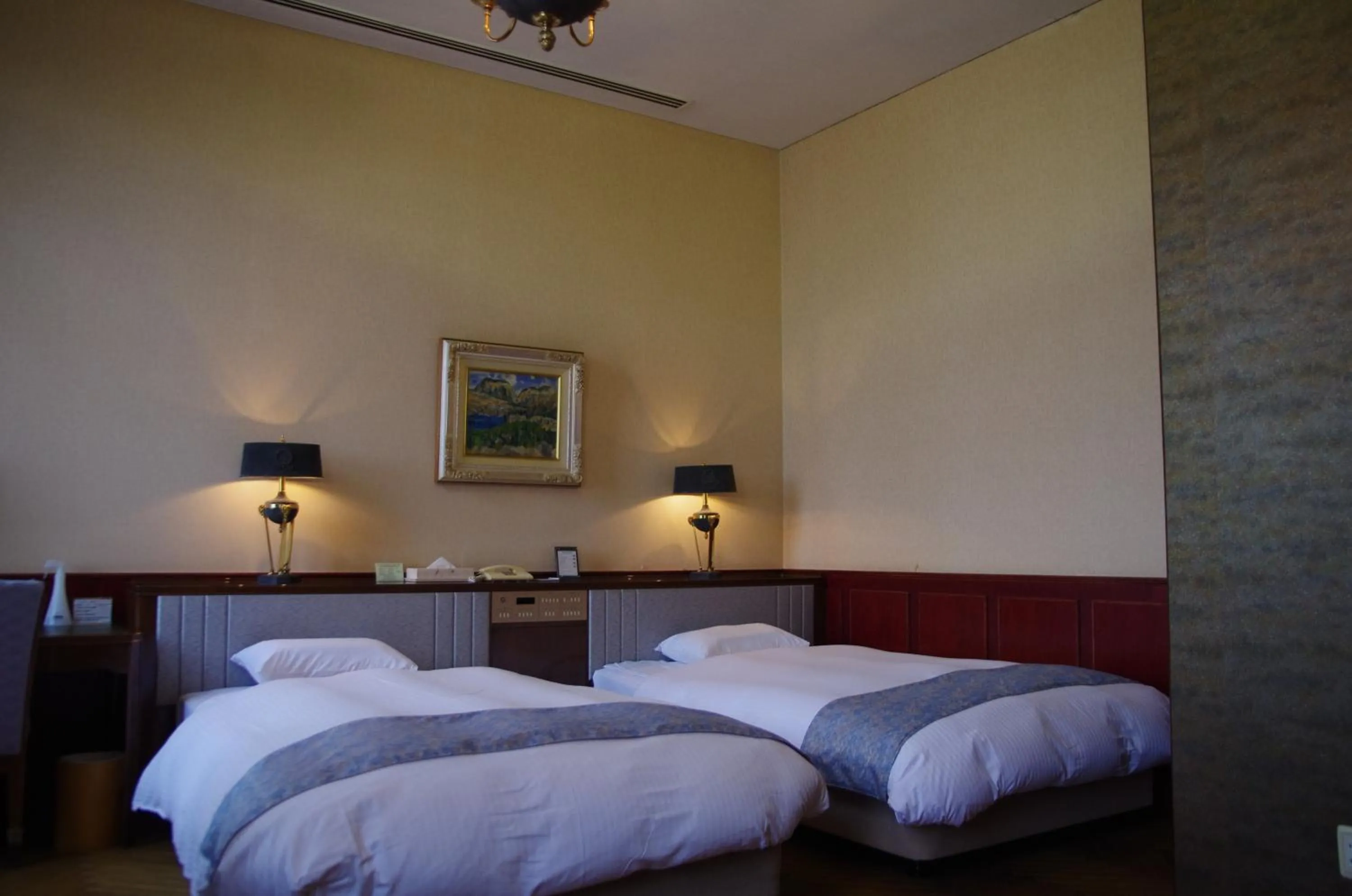 Photo of the whole room, Bed in Gifu Castle Inn