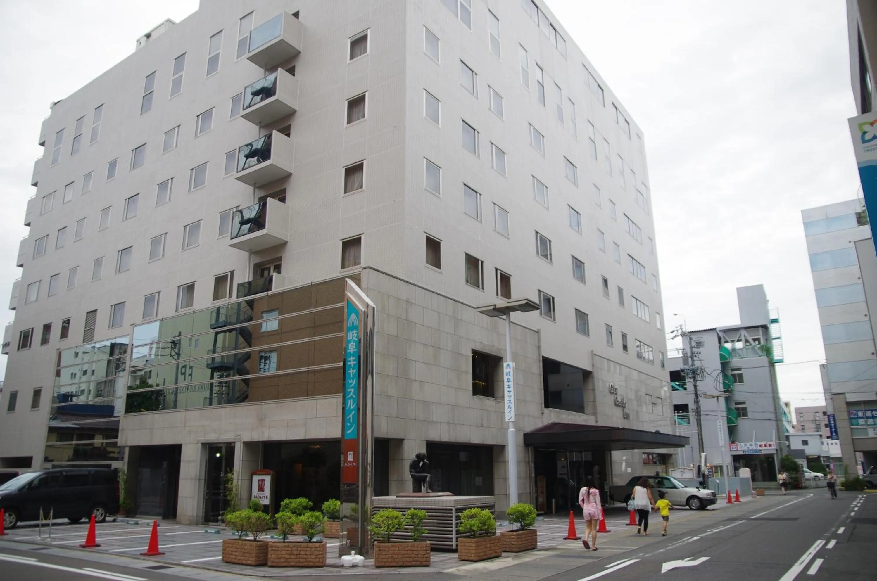 Facade/entrance in Gifu Castle Inn