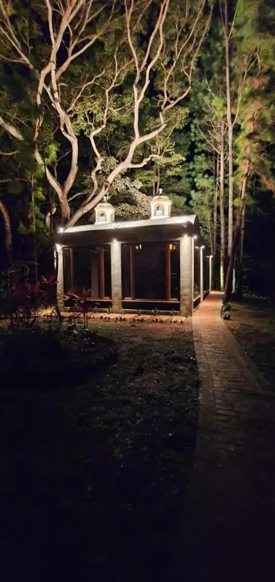 Communal lounge/ TV room in VillaHermosa B&B