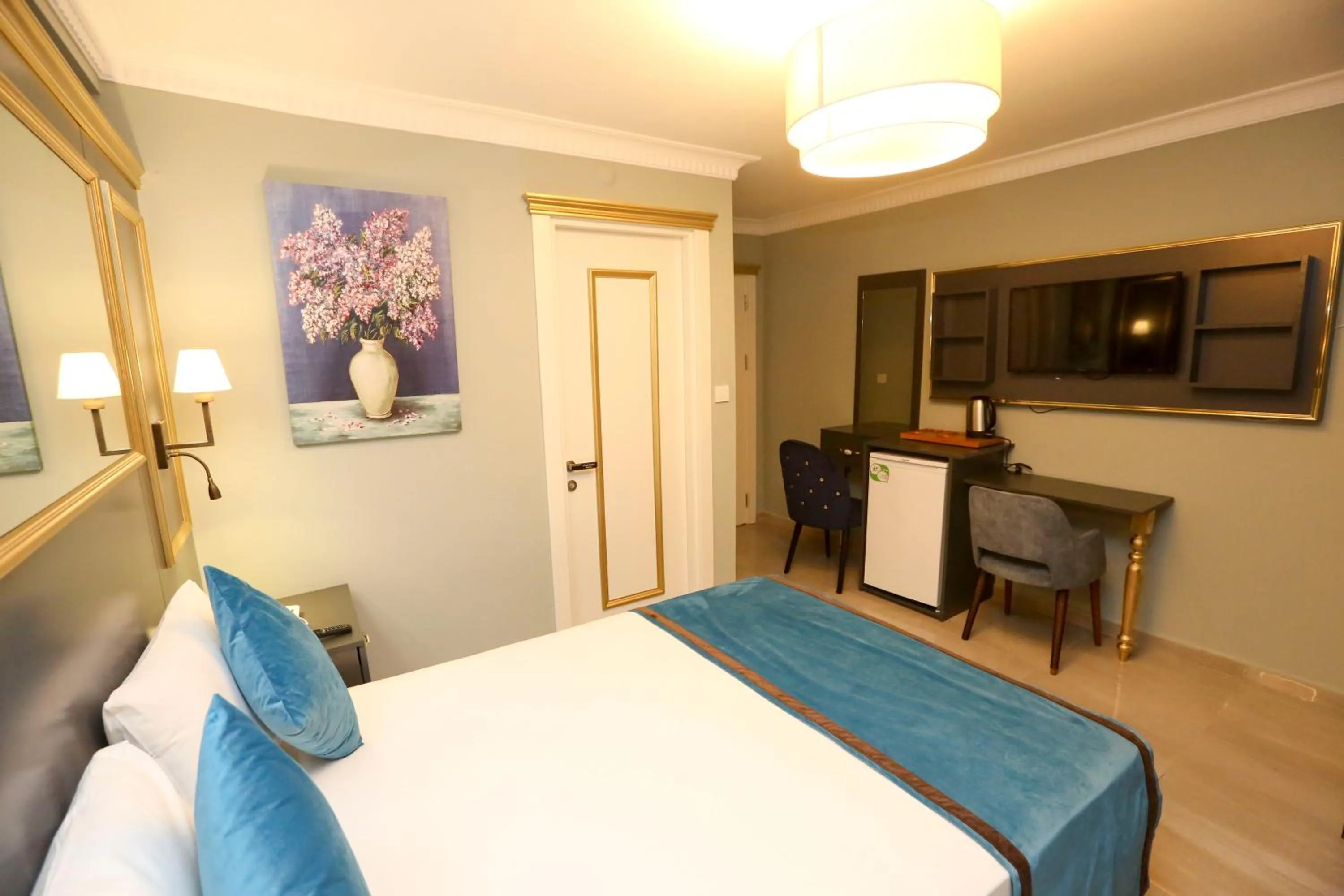 Massage, Bed in Grand Moon Hotel Suites