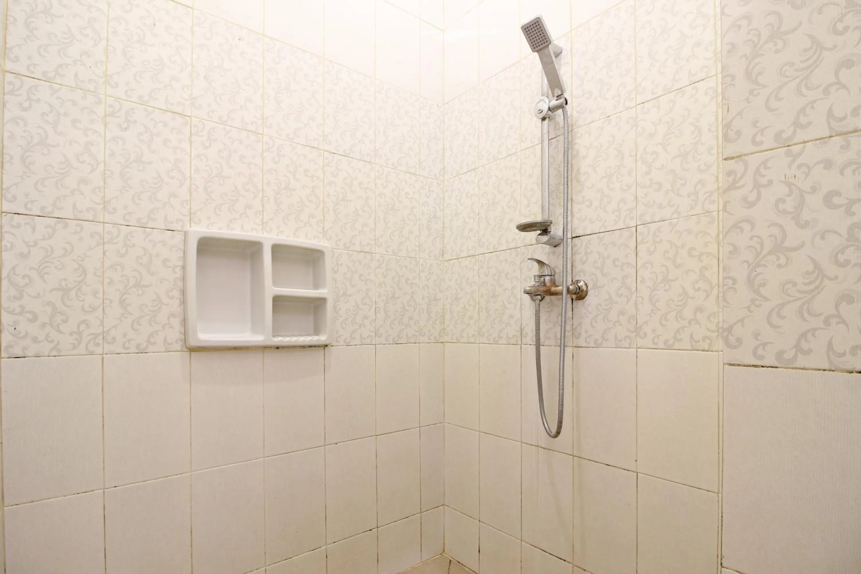 Bathroom in RedDoorz near Hartono Mall 3