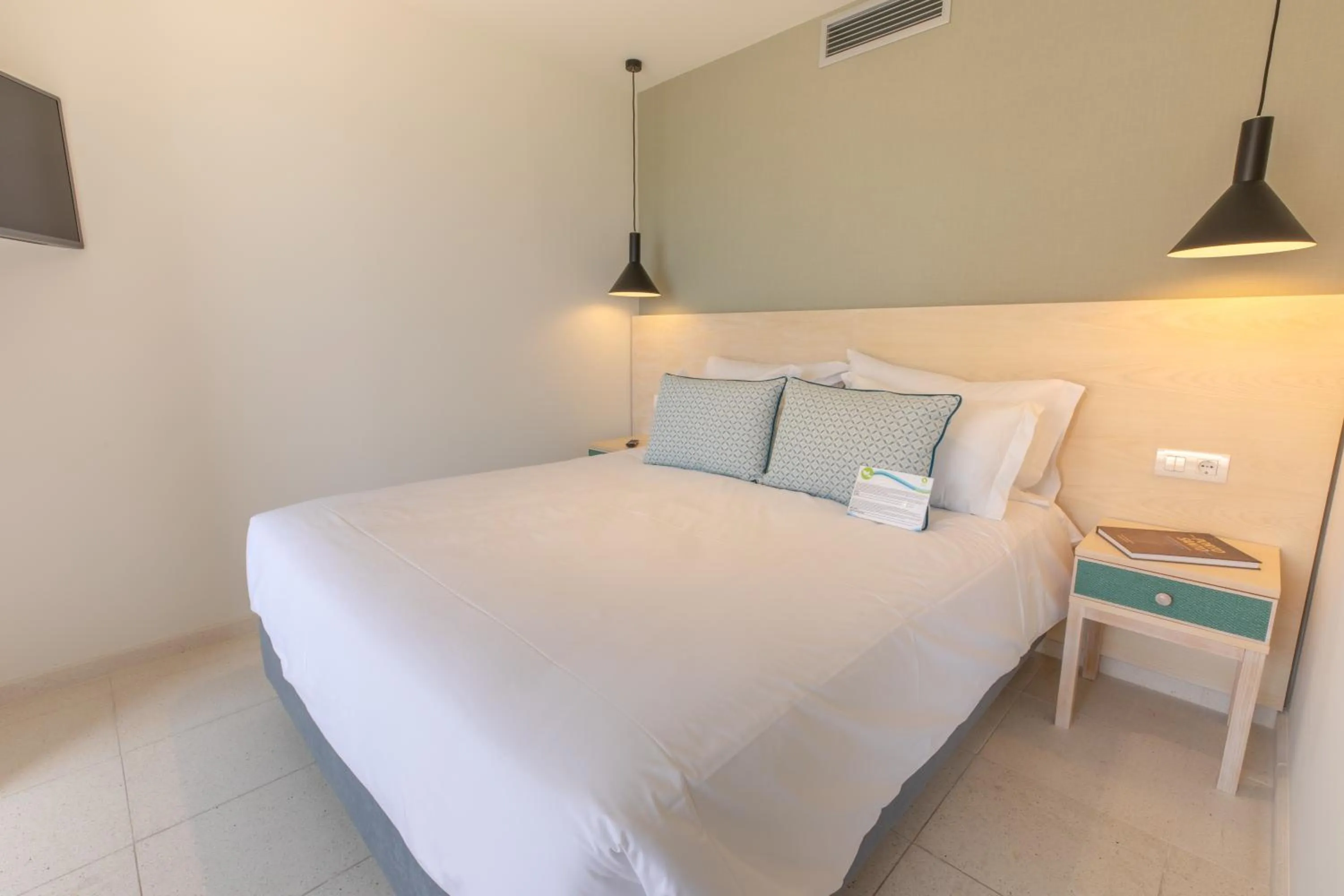 Bedroom, Bed in Vila Baleira Porto Santo