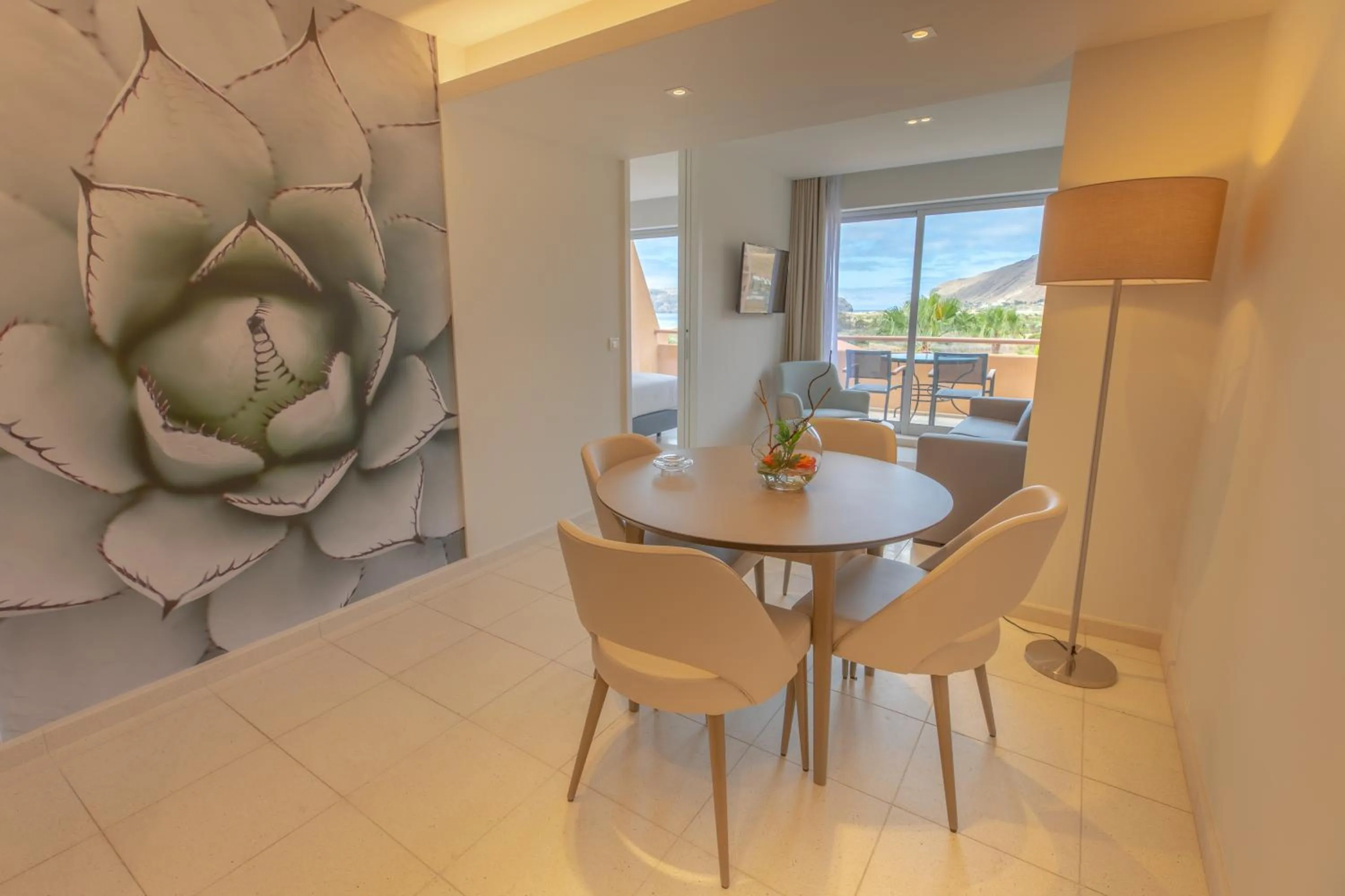 Dining area in Vila Baleira Porto Santo
