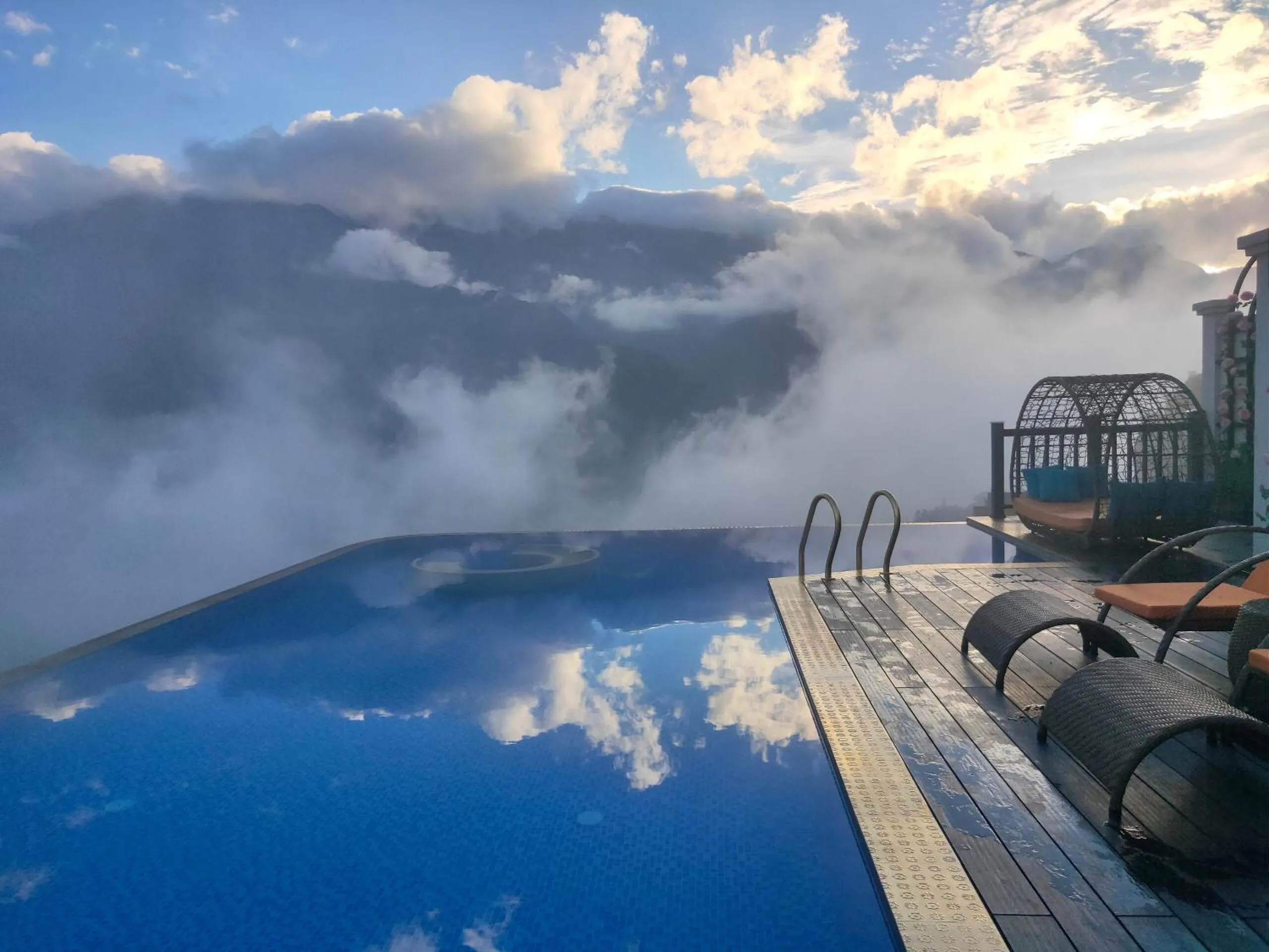 Swimming pool in Pistachio Hotel Sapa