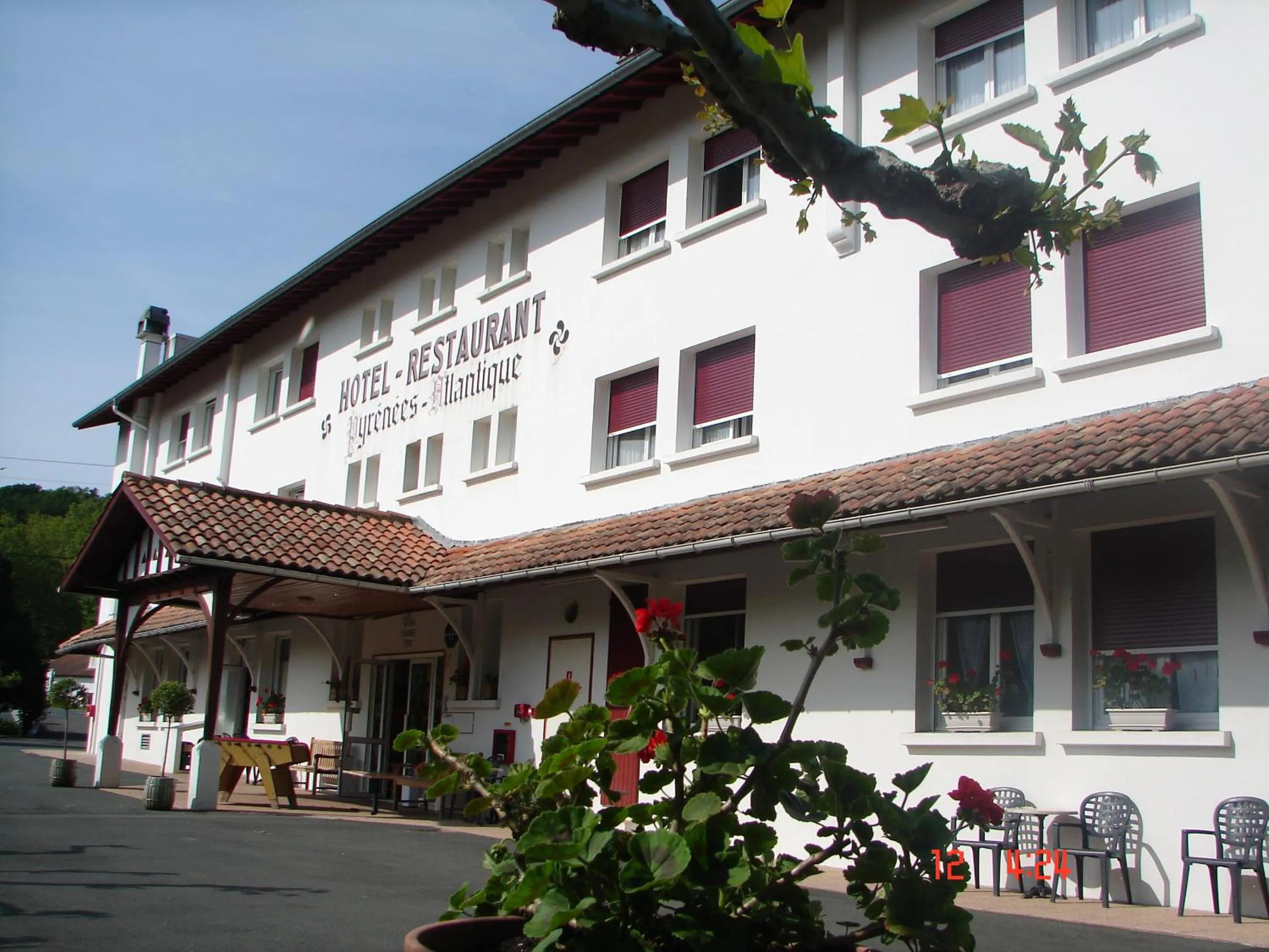 Facade/entrance in Hotel Pyrenées Atlantique
