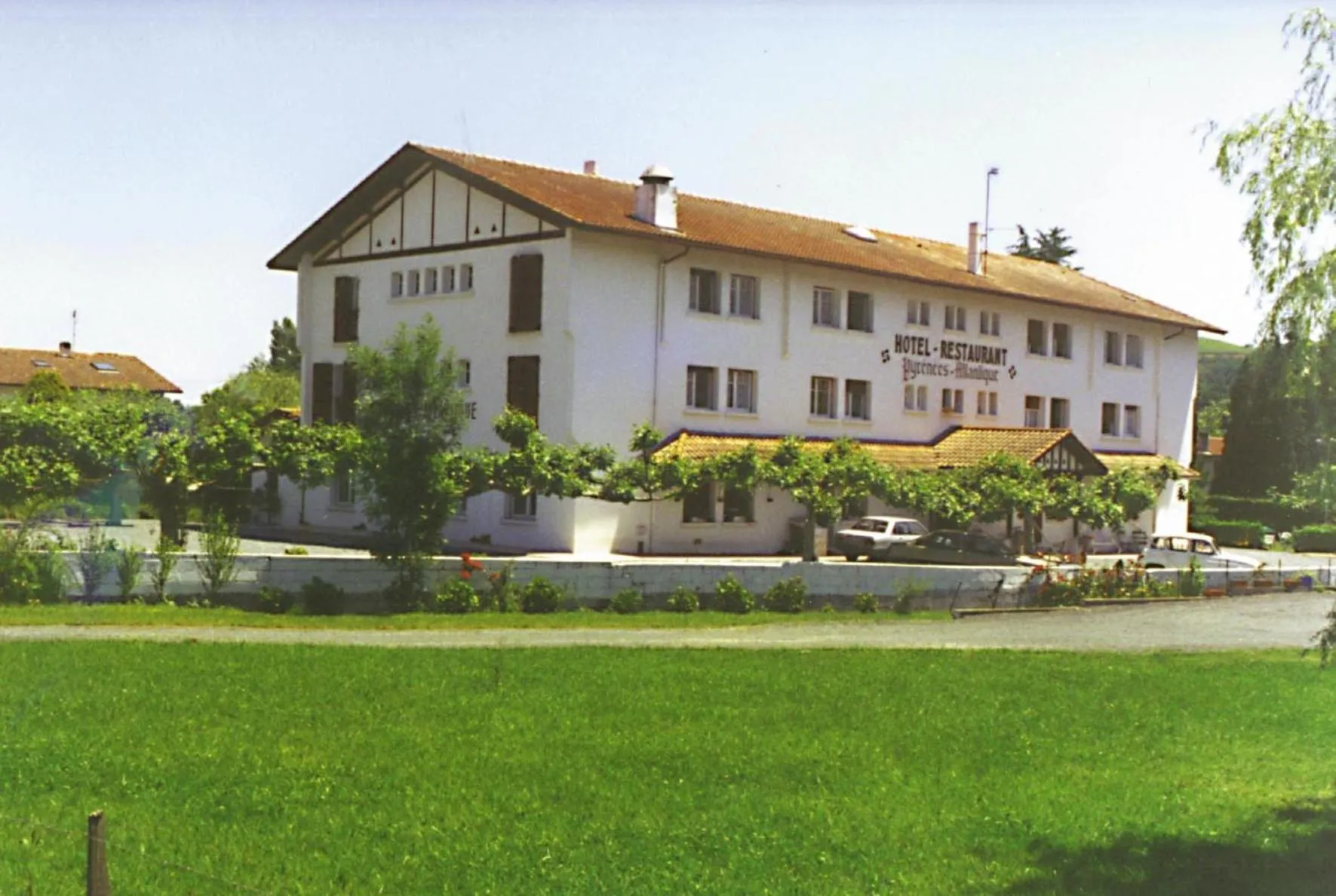 Property building in Hotel Pyrenées Atlantique