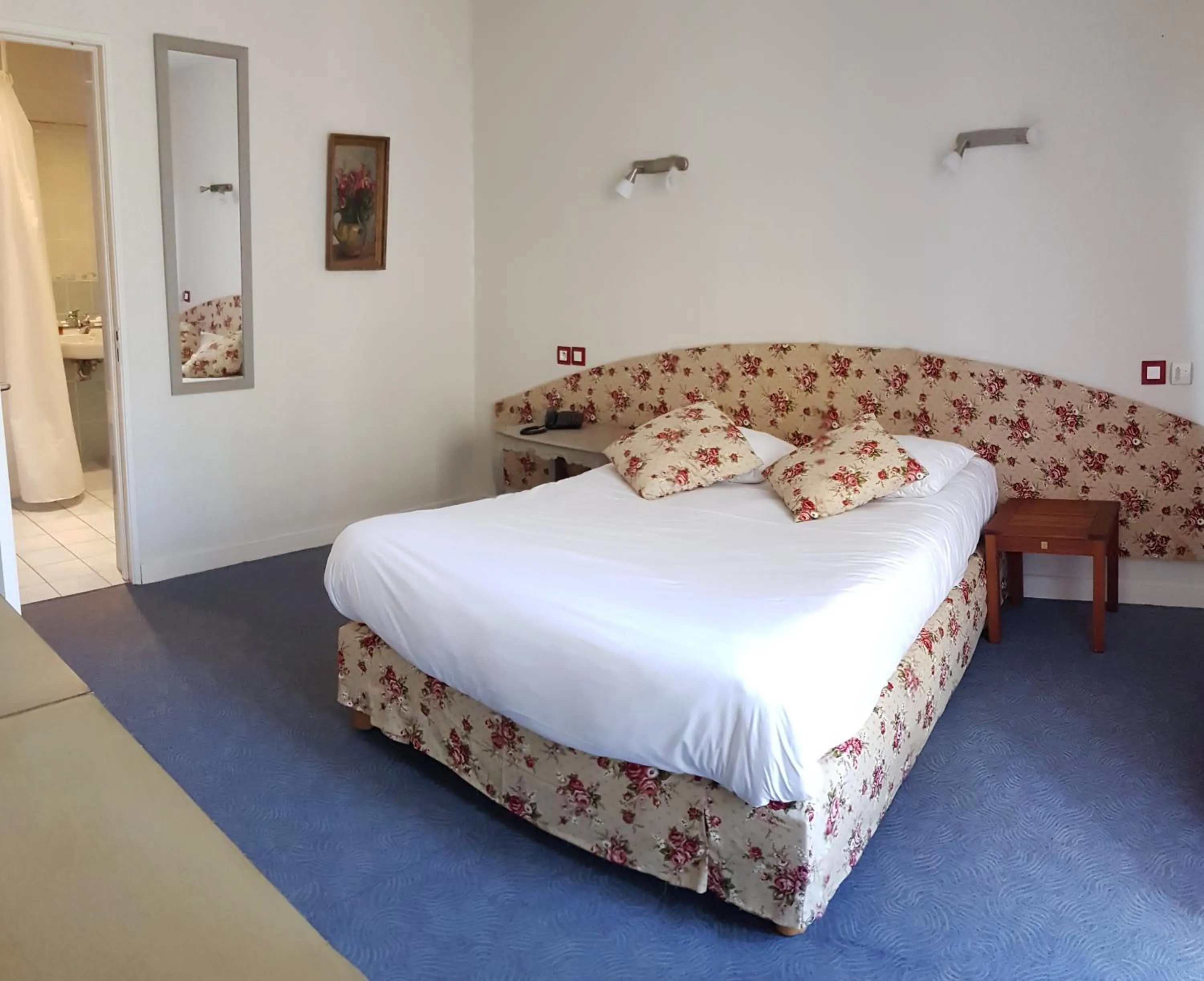 Photo of the whole room in Hotel Pyrenées Atlantique