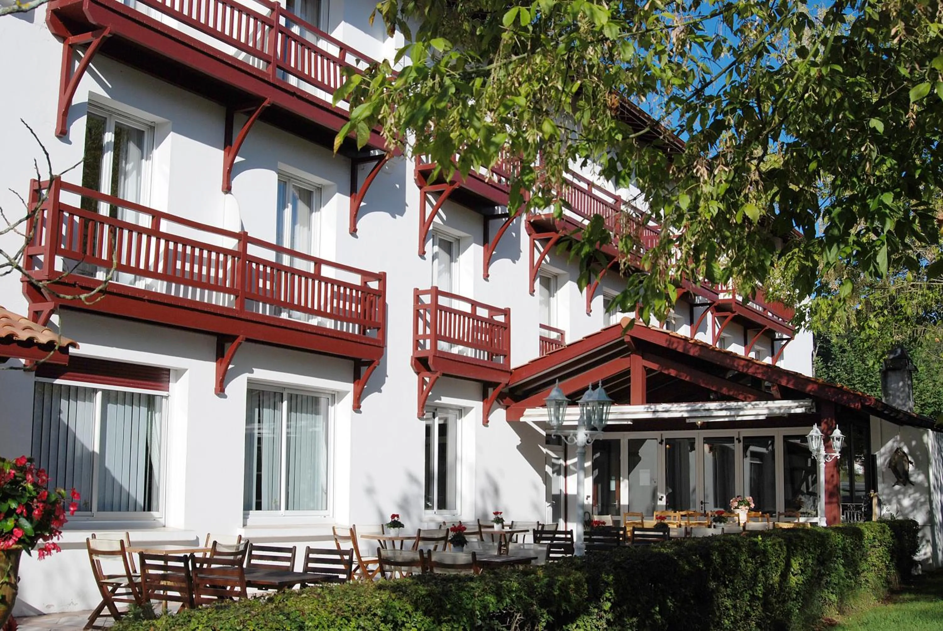 Patio in Hotel Pyrenées Atlantique