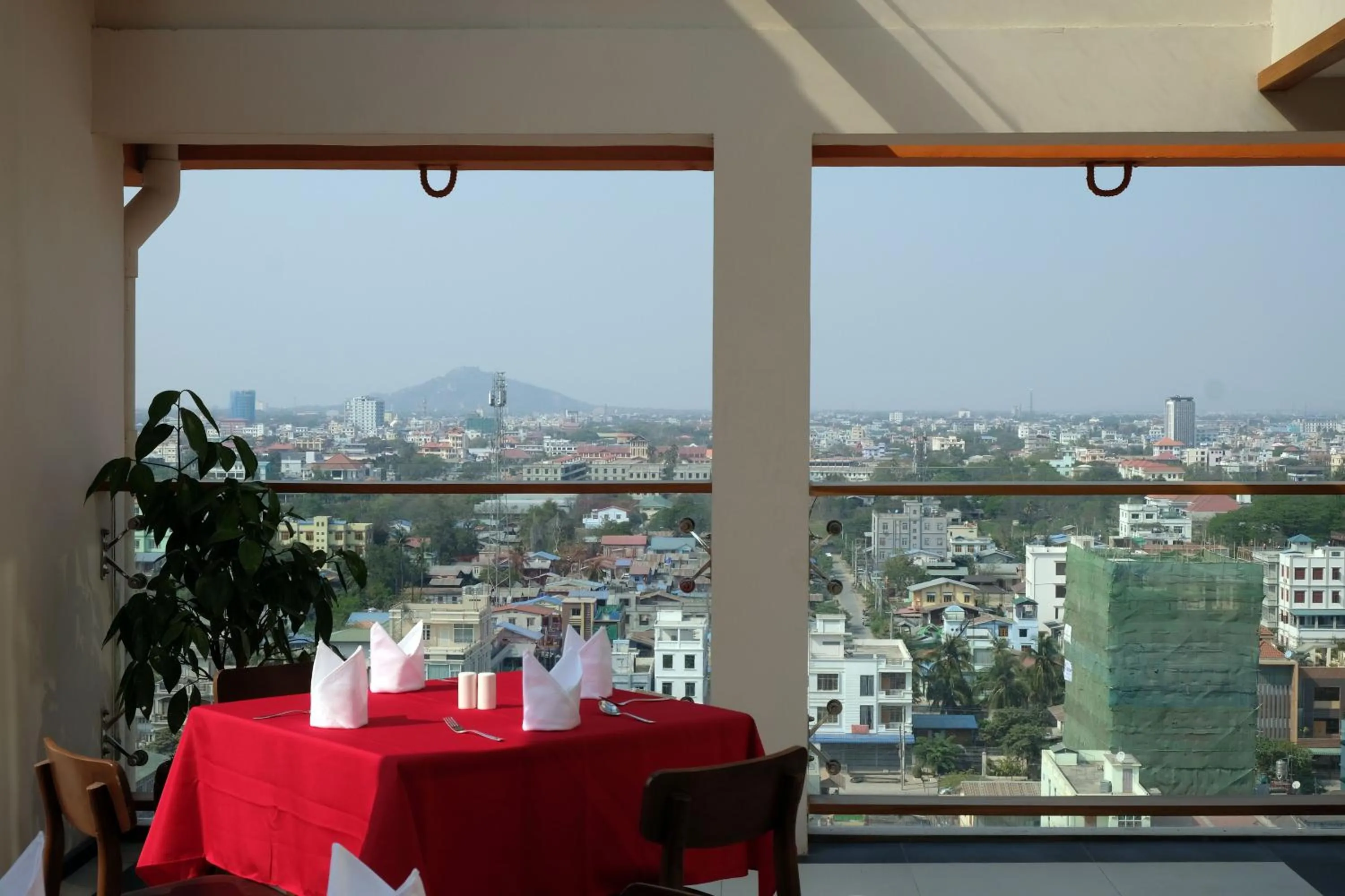 Restaurant/places to eat in Ritz Grand Hotel Mandalay