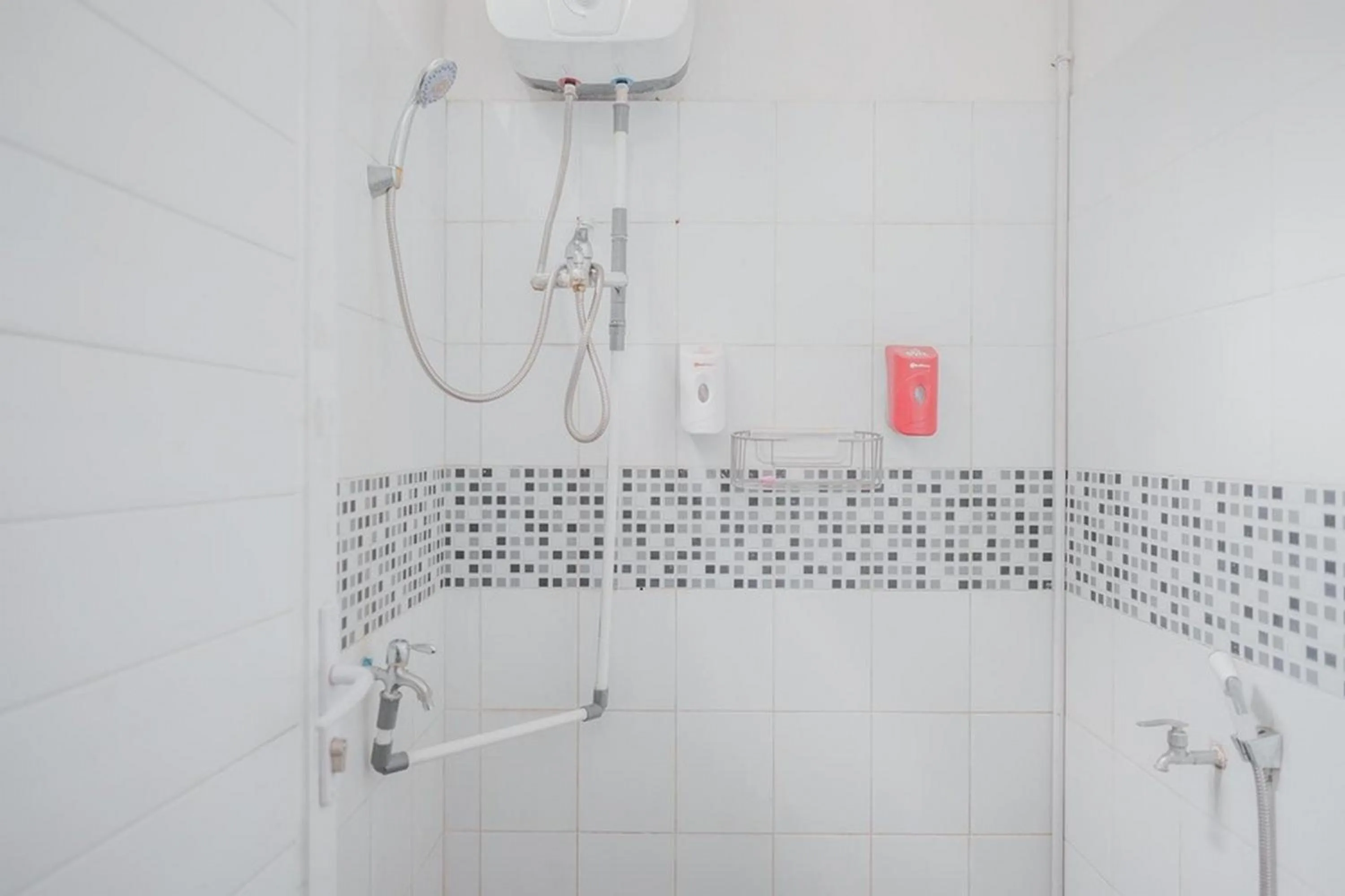 Bathroom in RedDoorz Syariah At Lampung Walk