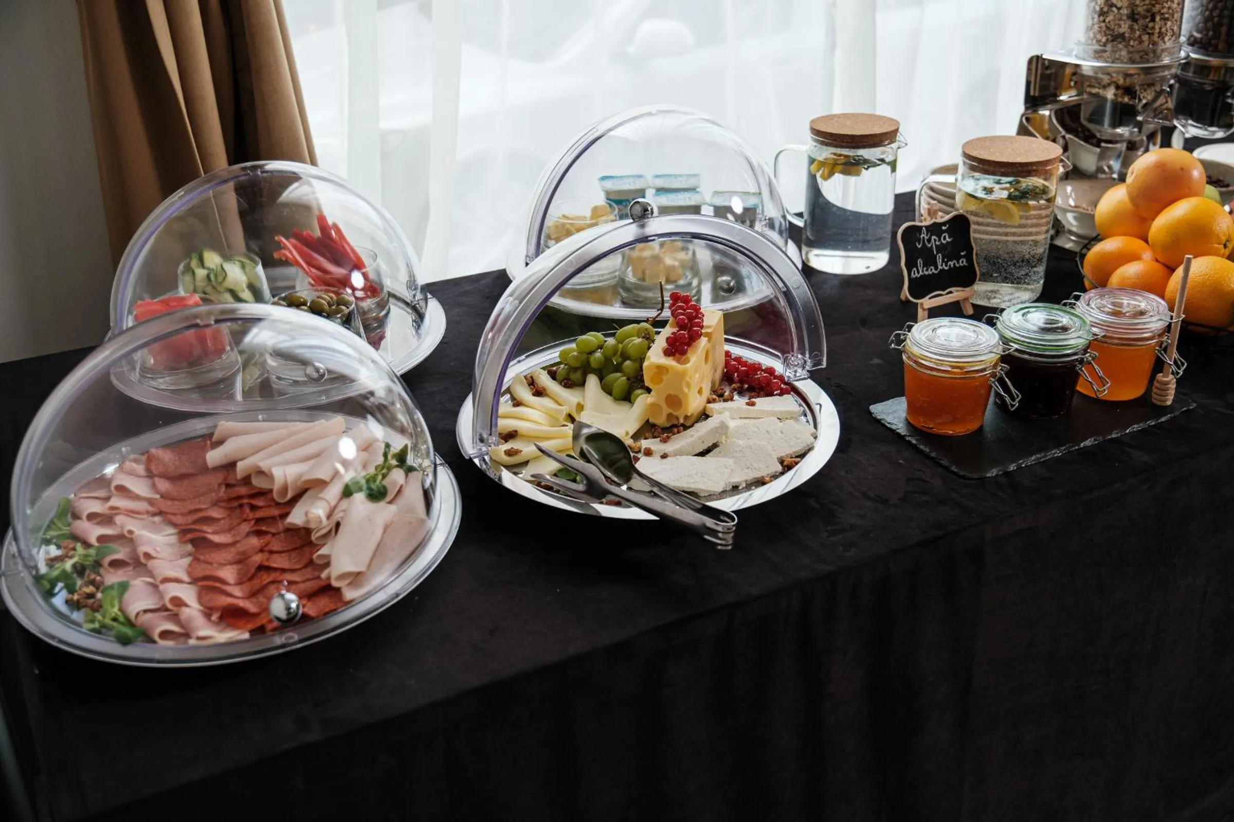 Buffet breakfast in Hotel Clipa