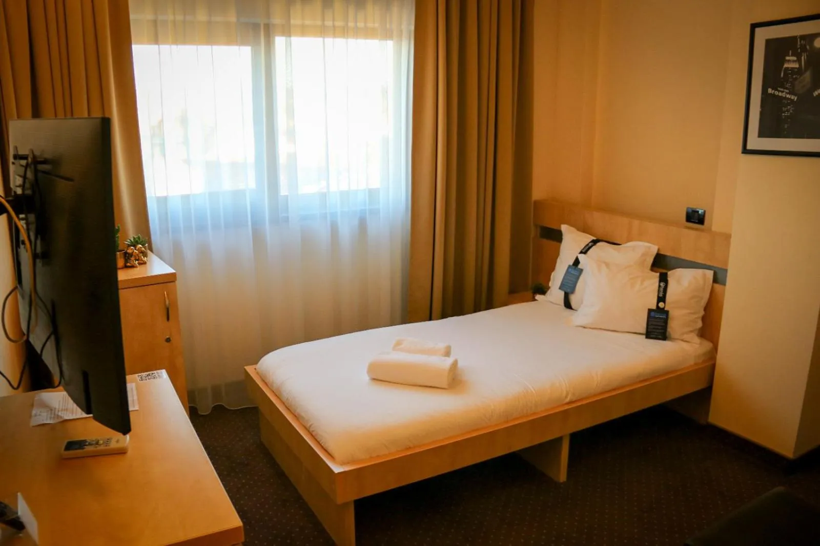 Bedroom, Bed in Hotel Clipa