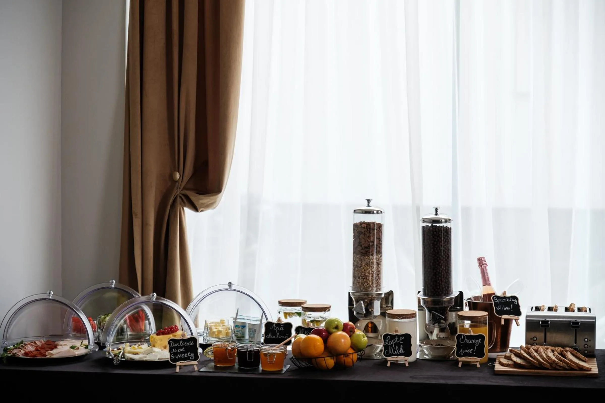 Buffet breakfast in Hotel Clipa